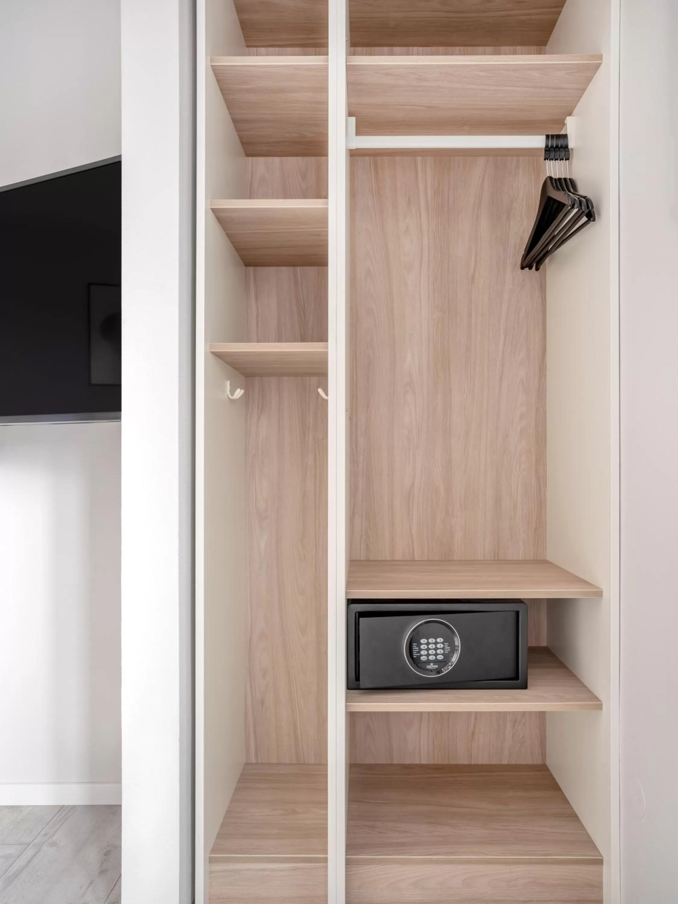 TV and multimedia in Numa Frankfurt Oben