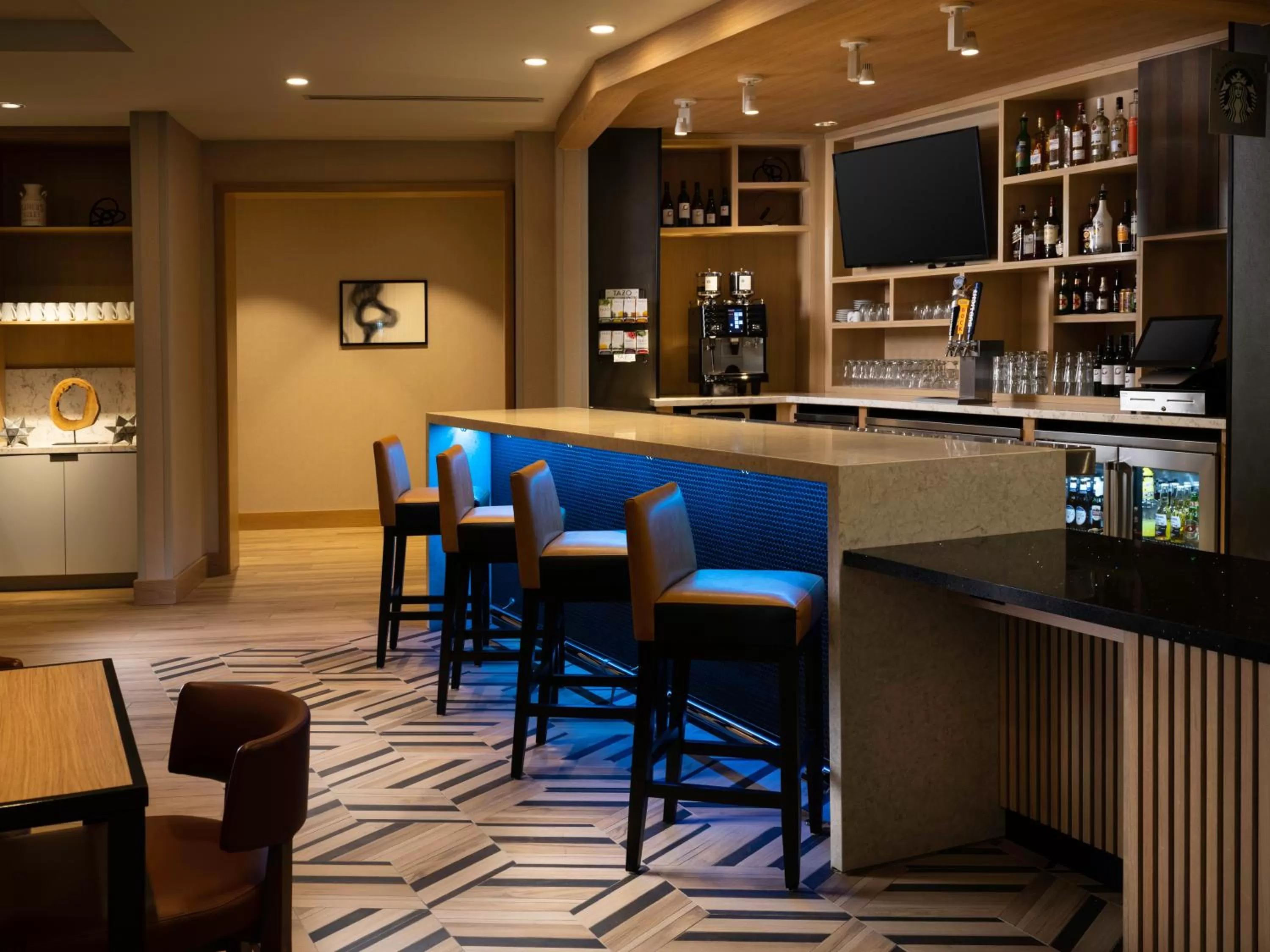 Lounge or bar in Hyatt Place Amarillo-West