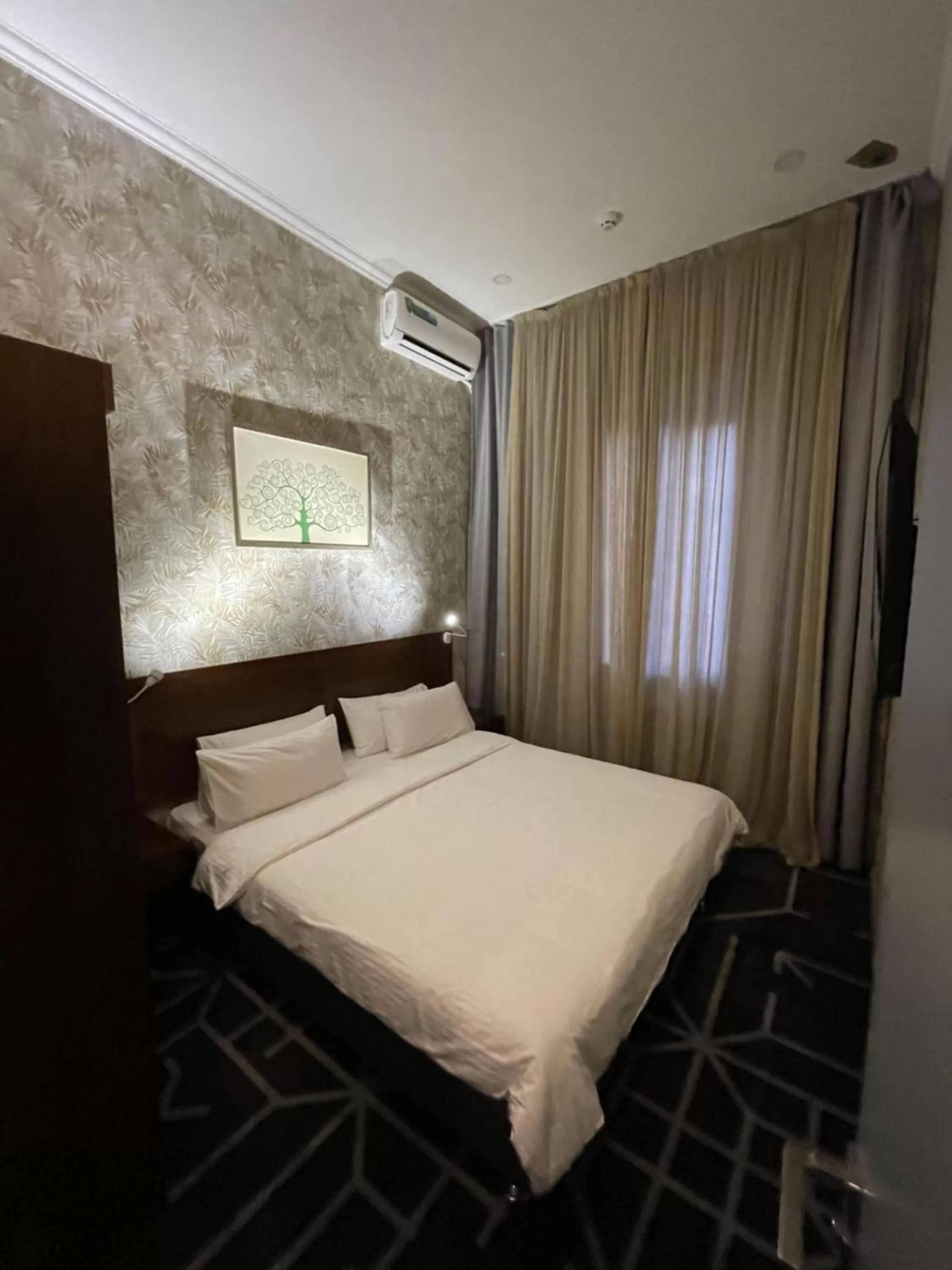 Bed in City Centre Hotel