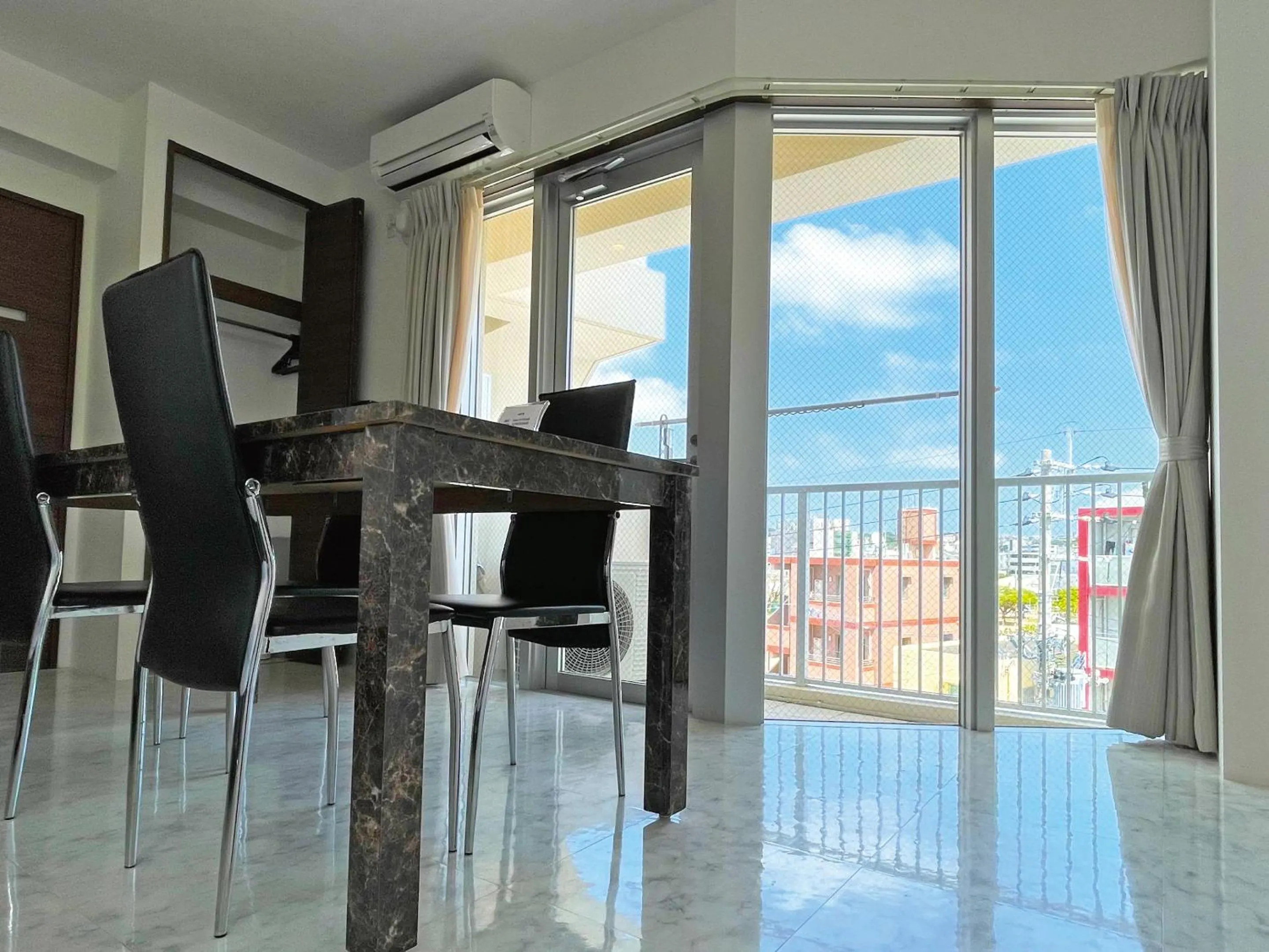 Living room in G-RATIS Omoromachi