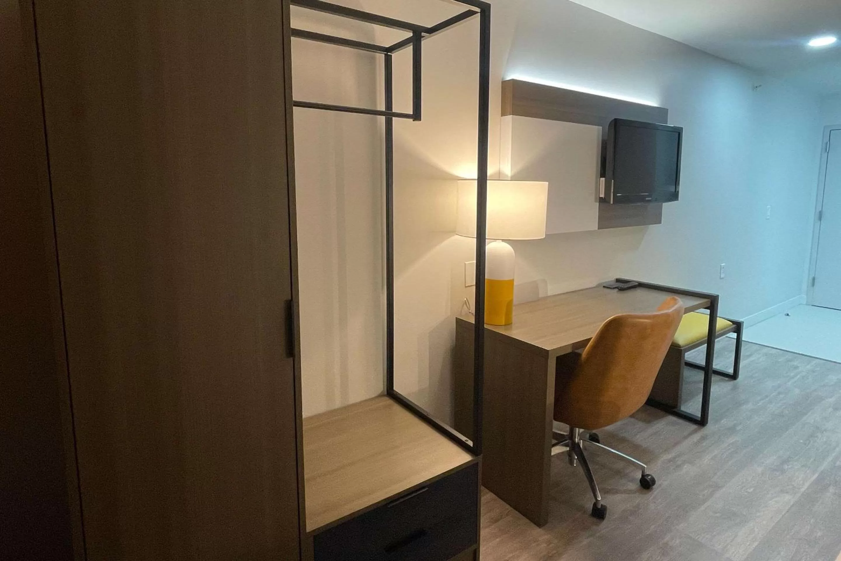 Bedroom, TV/Entertainment Center in Ramada by Wyndham Salt Lake City