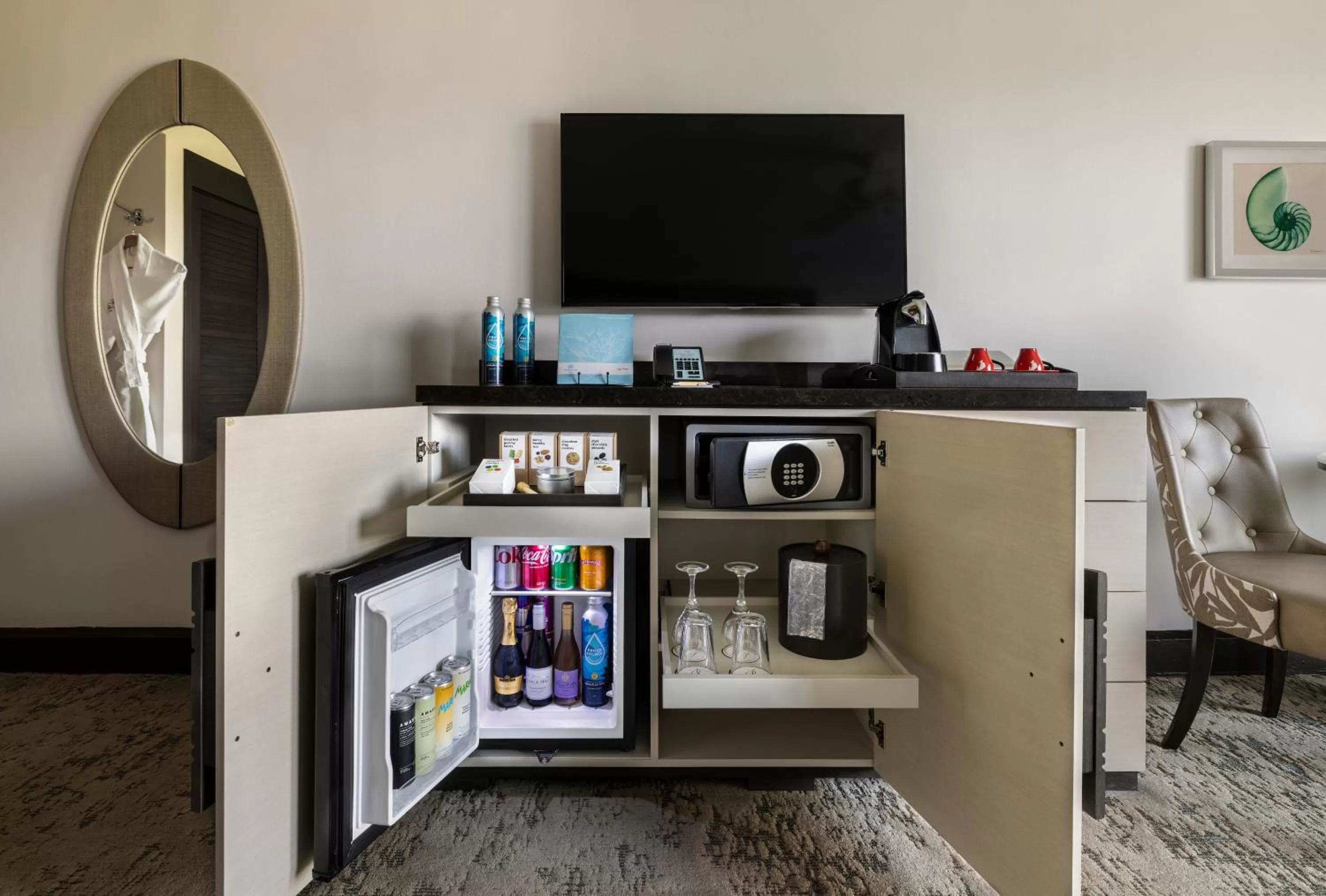 TV and multimedia in The Palms Hotel & Spa