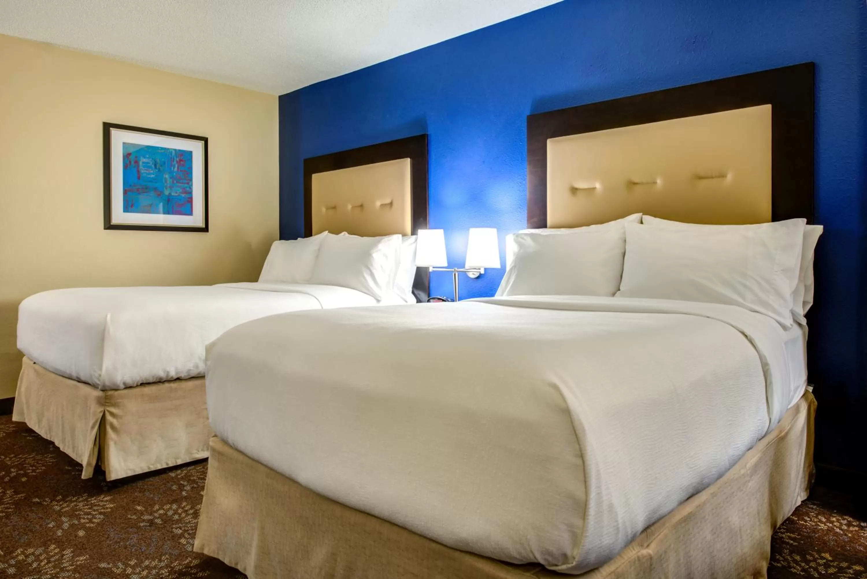Photo of the whole room, Bed in Holiday Inn Indianapolis North-Carmel by IHG