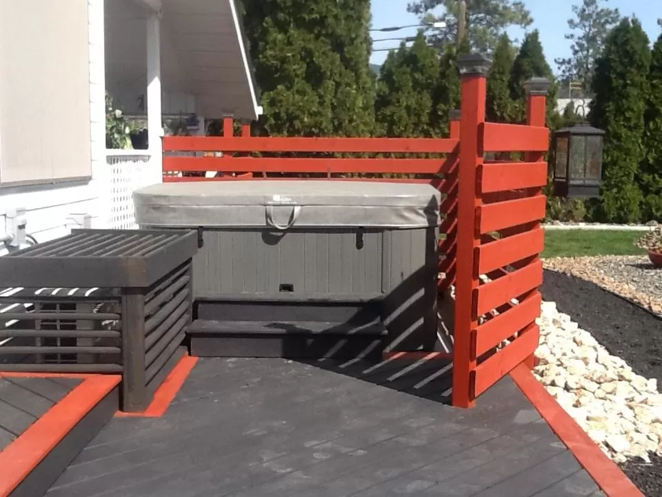 Hot Tub in Vintage Merlot Bed and Breakfast
