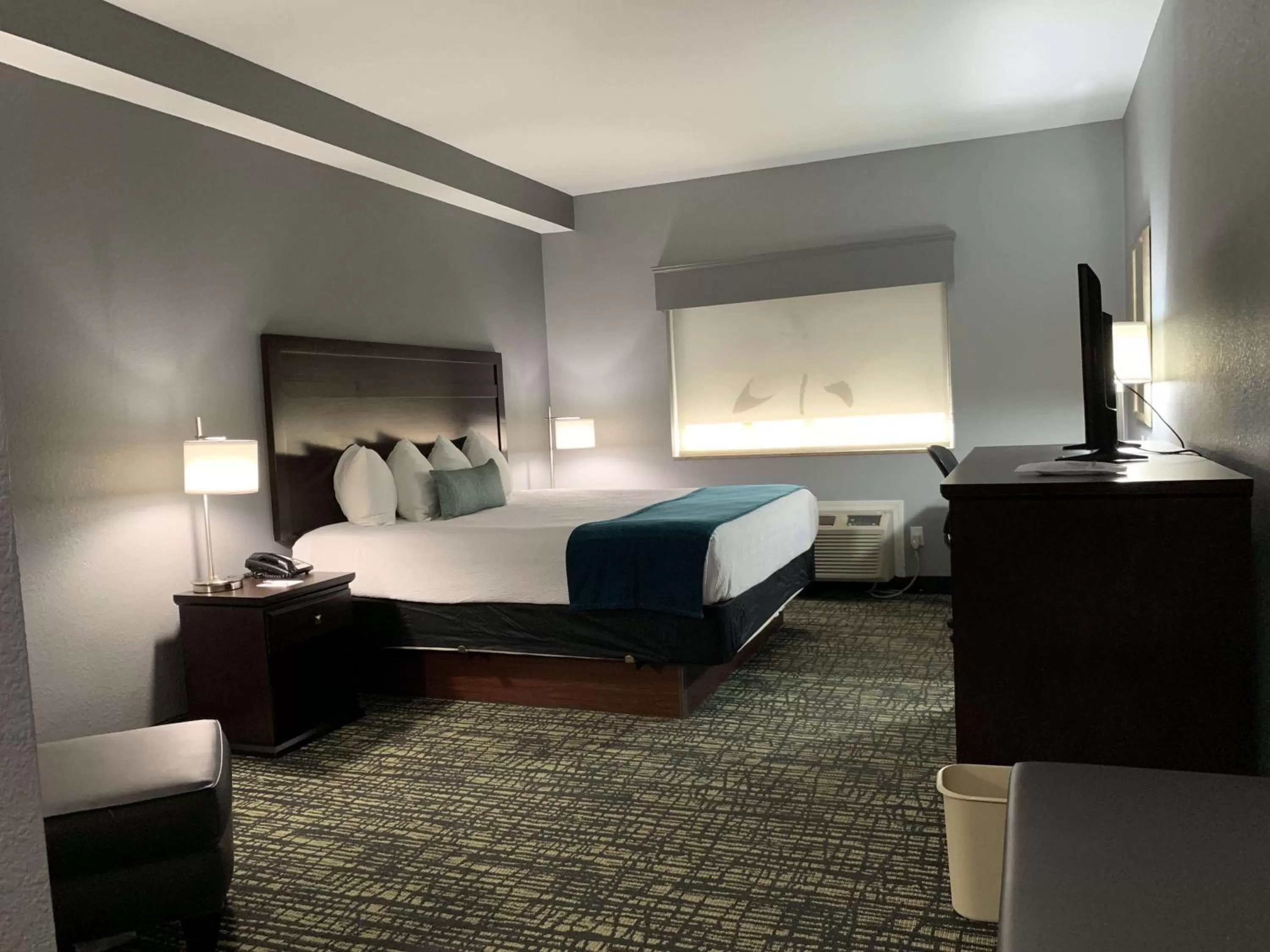 Photo of the whole room, Bed in Best Western Plus Olive Branch Hotel & Suites