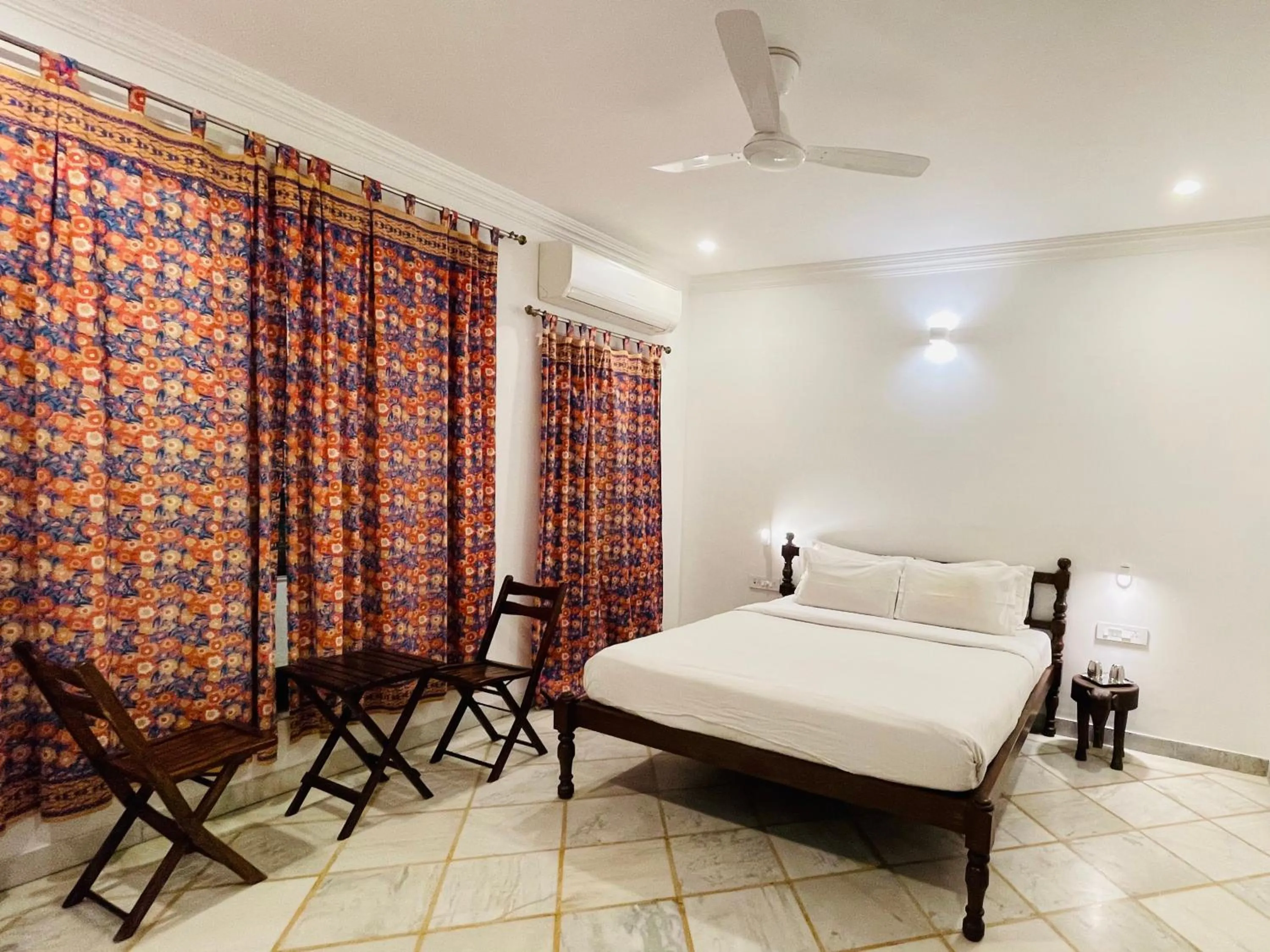 Bedroom, Bed in Jaiwana Haveli