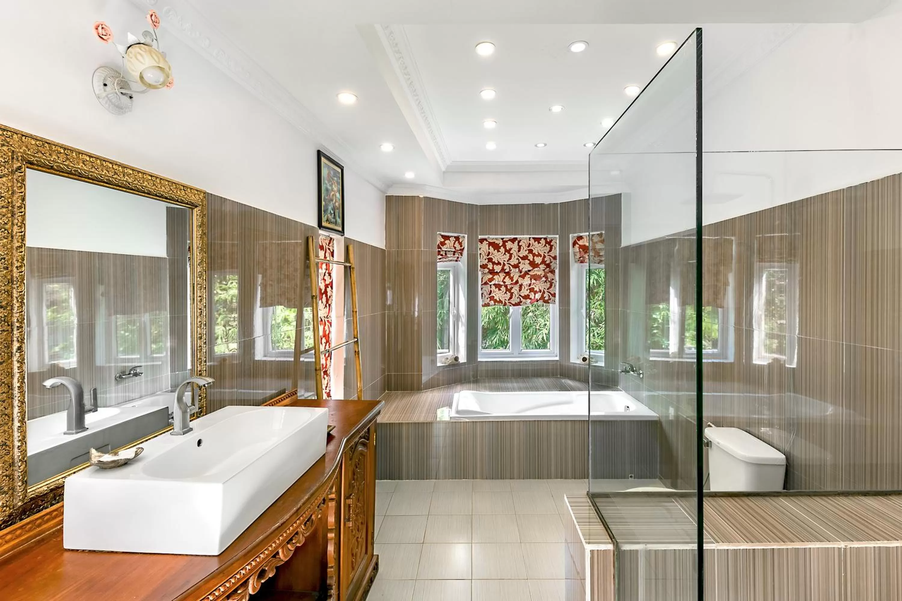 Toilet in Residence Wat Damnak