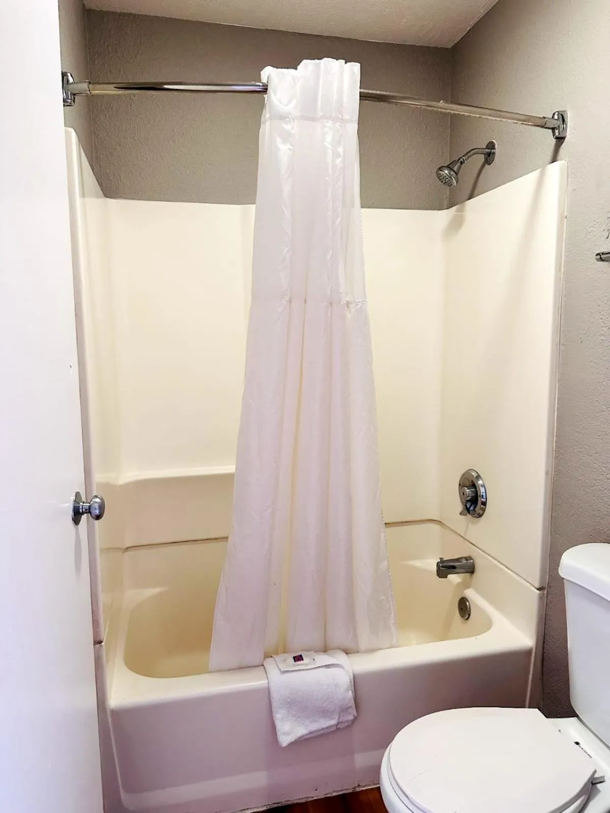 Bathroom in Motel 6-Sparks, NV - Airport - Sparks