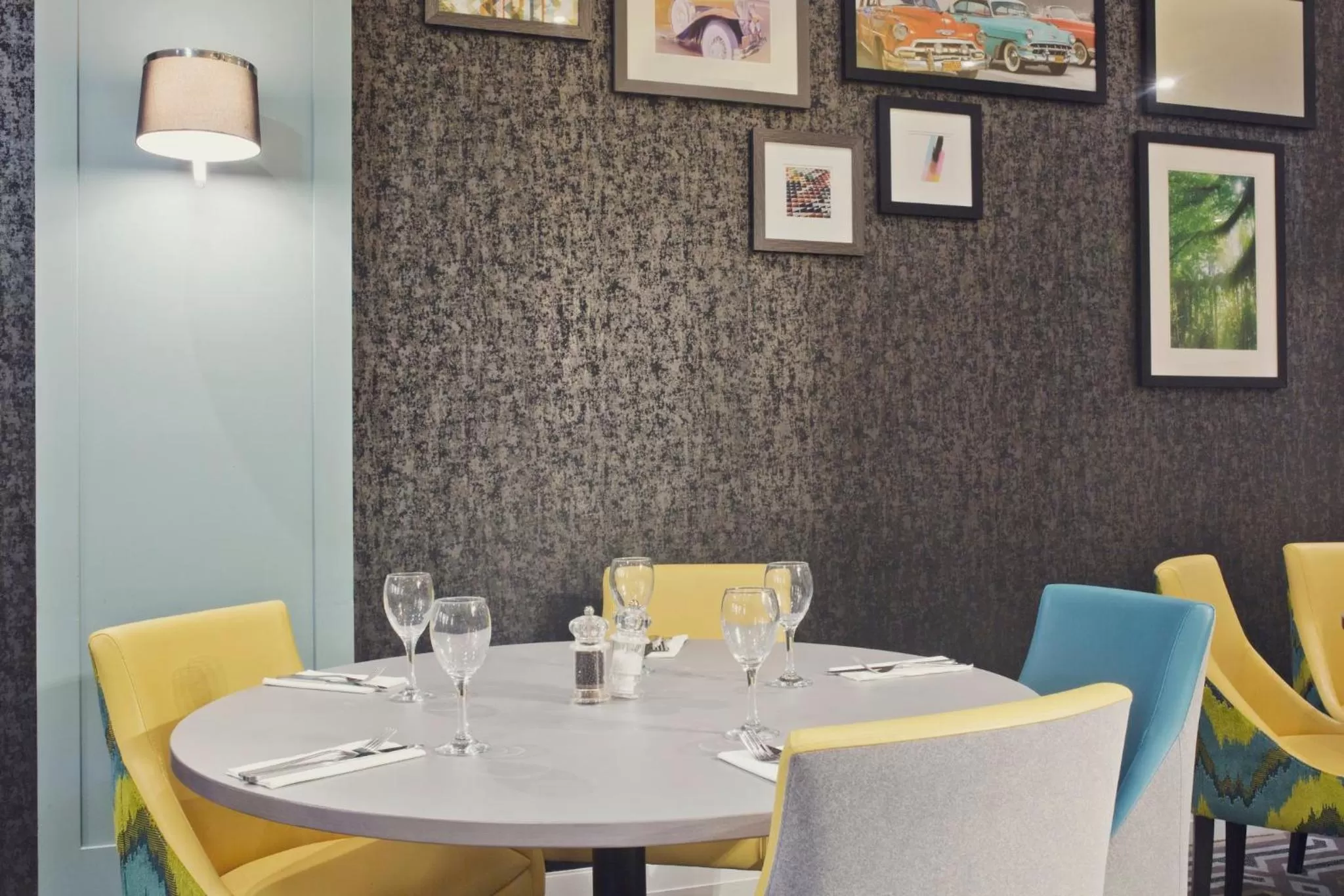 Restaurant/places to eat in Holiday Inn Newcastle Gosforth Park by IHG