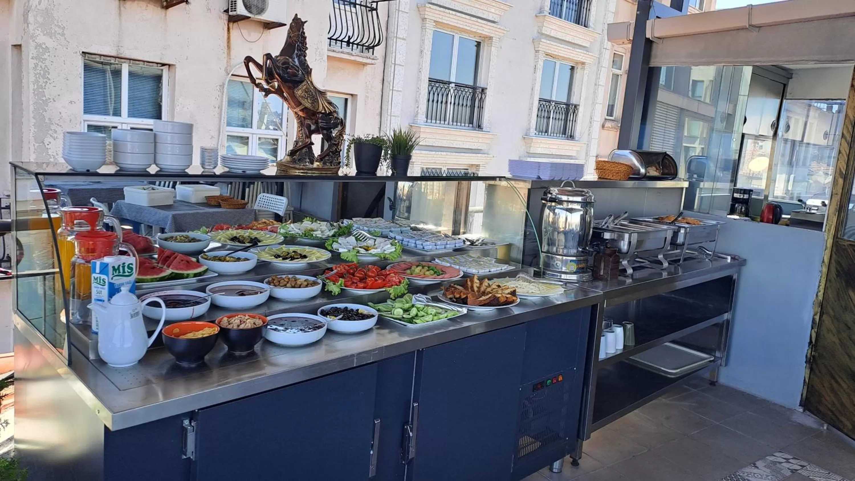 Restaurant/places to eat in Taksim Terrace Hotel