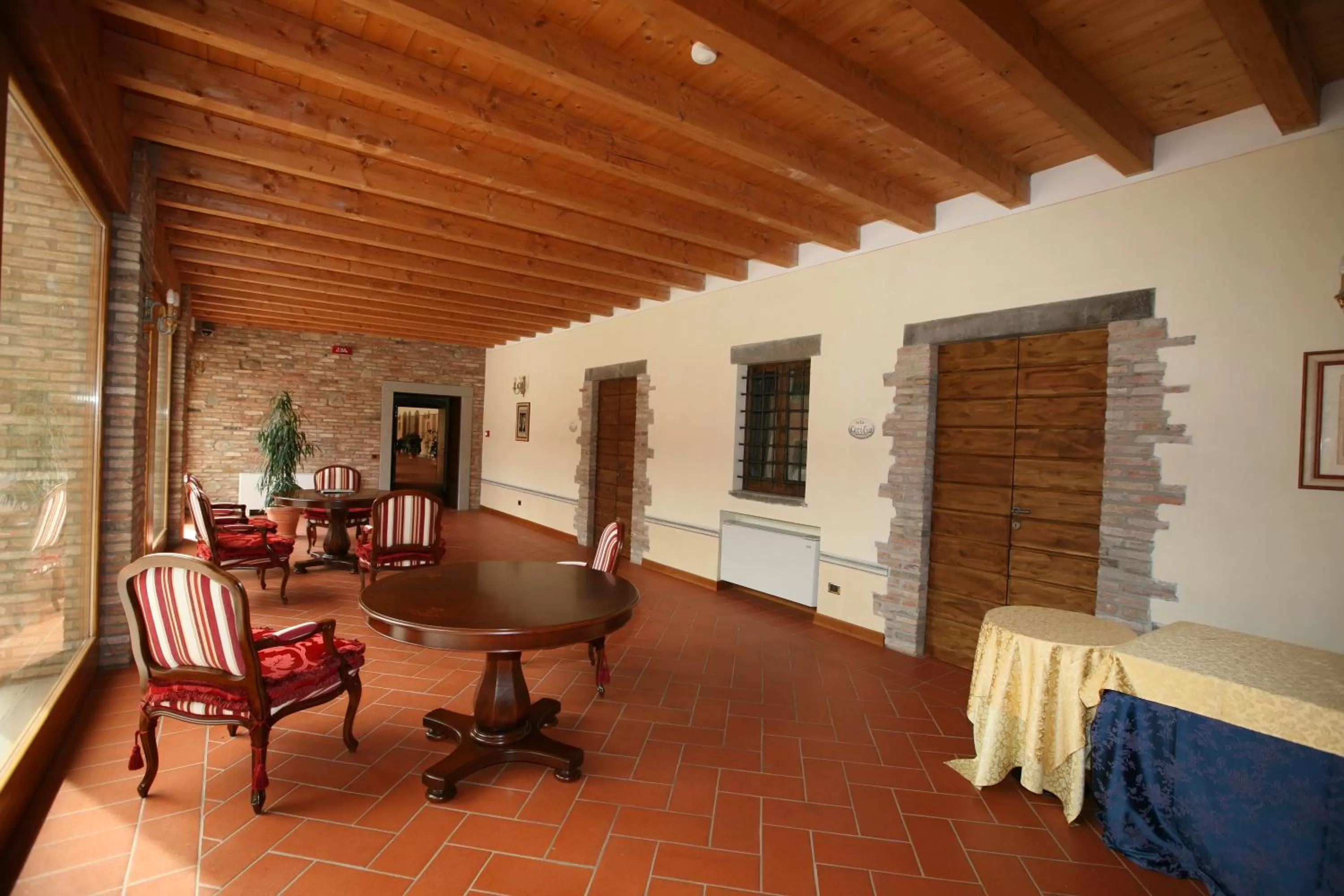 Communal lounge/ TV room in Bes Hotel Bergamo Cologno al Serio