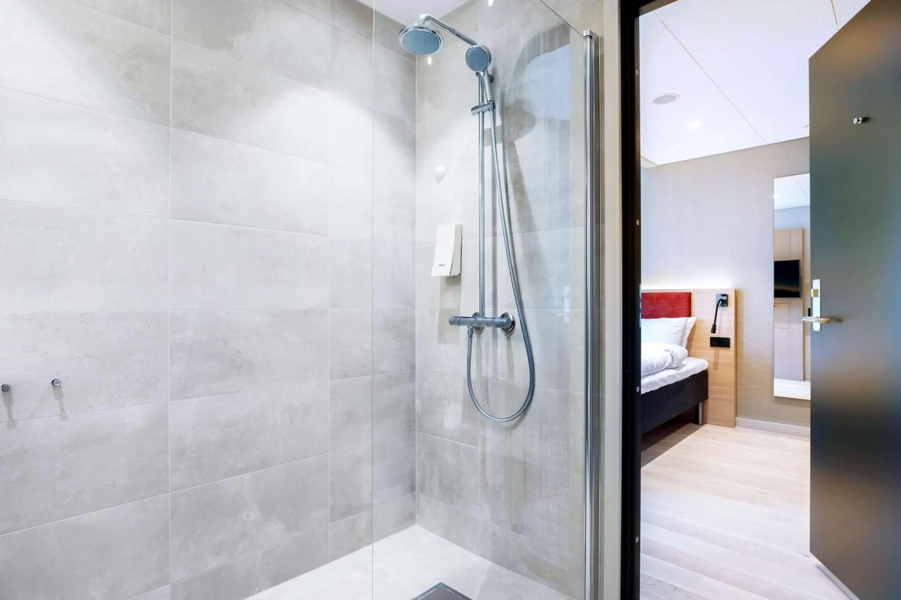 Bathroom in Bergen Harbour Hotel, WorldHotels Crafted