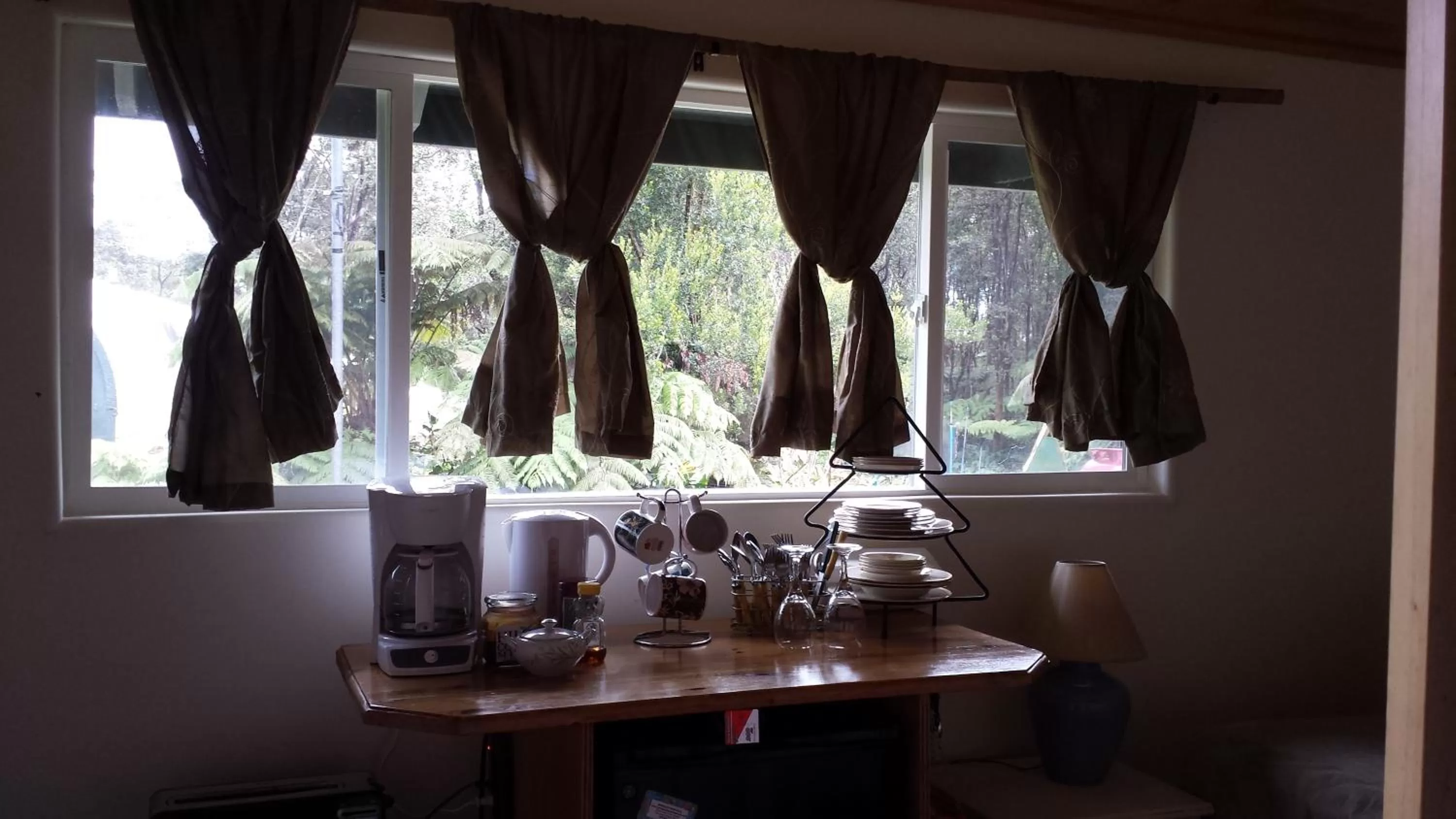 Coffee/tea facilities in Aloha Crater Lodge