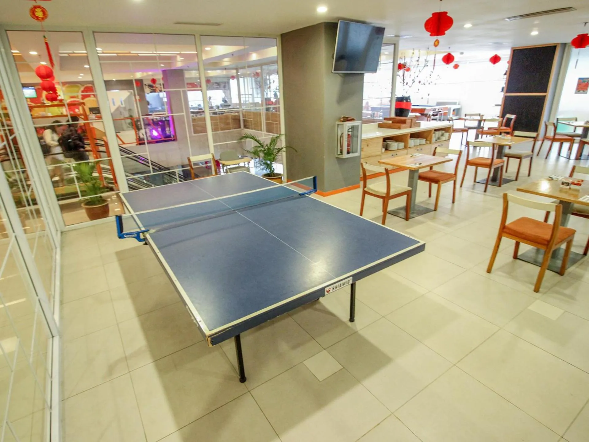 Table tennis in HARRIS Hotel Pontianak
