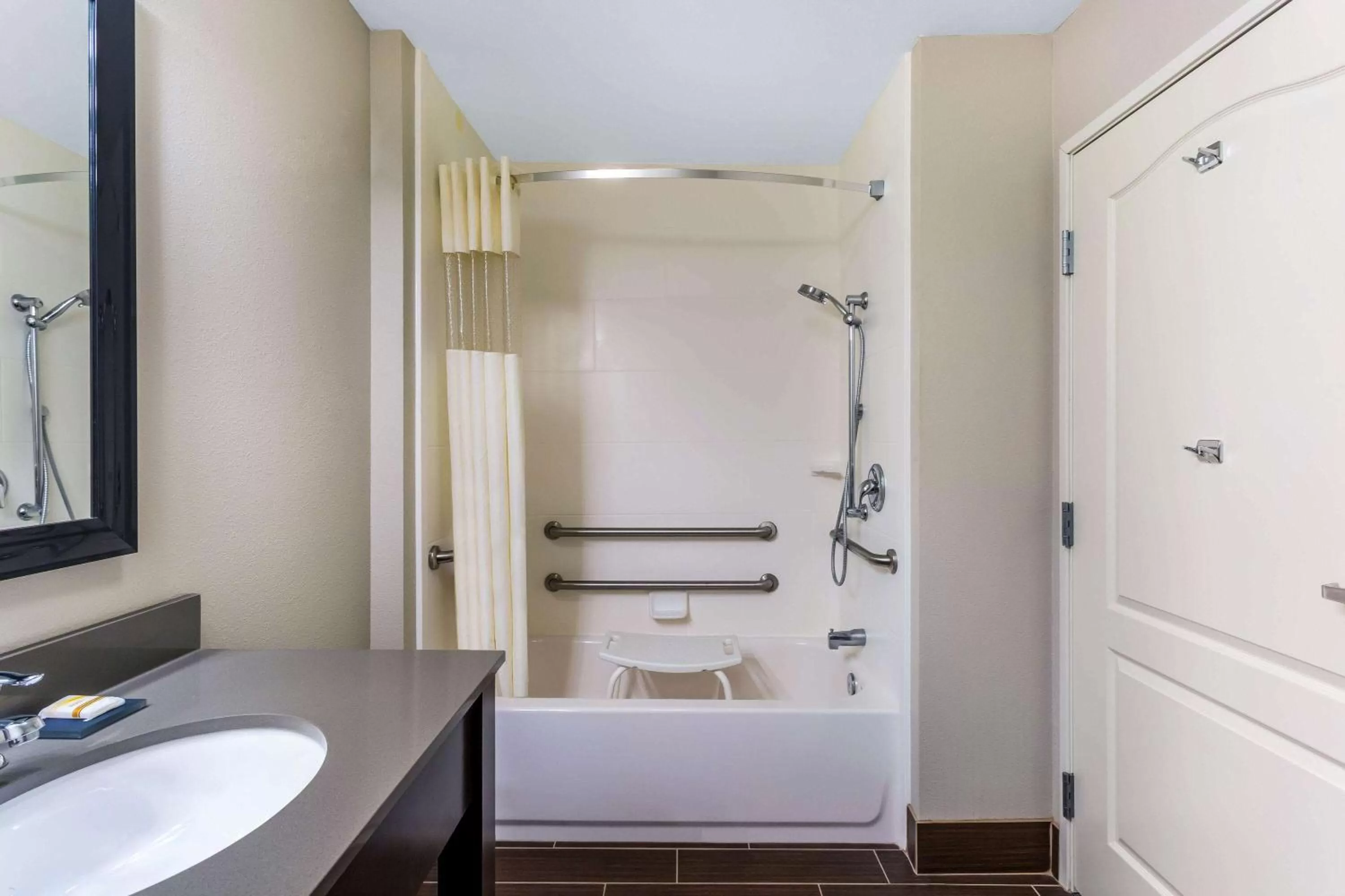 Bathroom in La Quinta by Wyndham Monahans