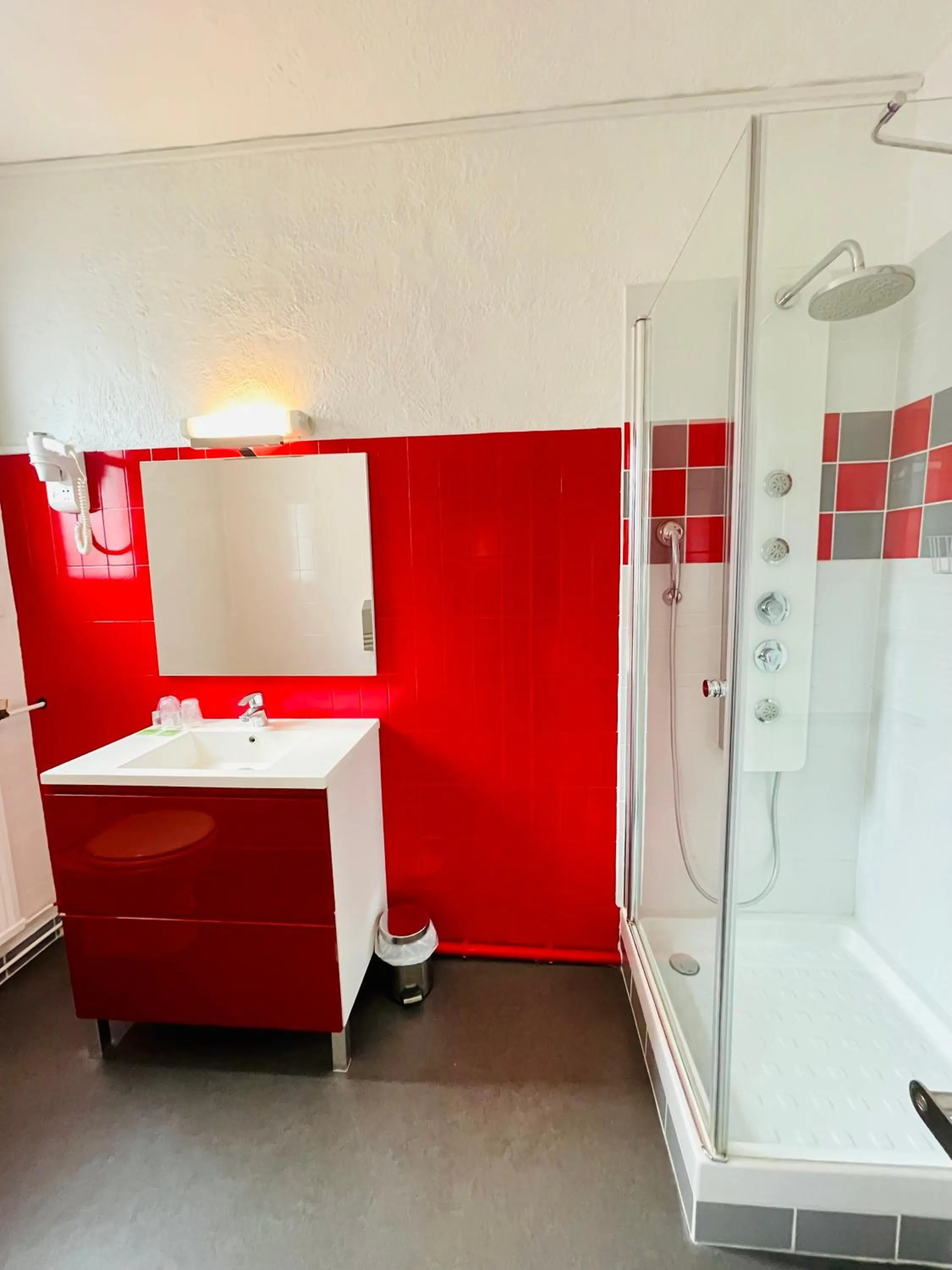 Shower in Hotel Italia