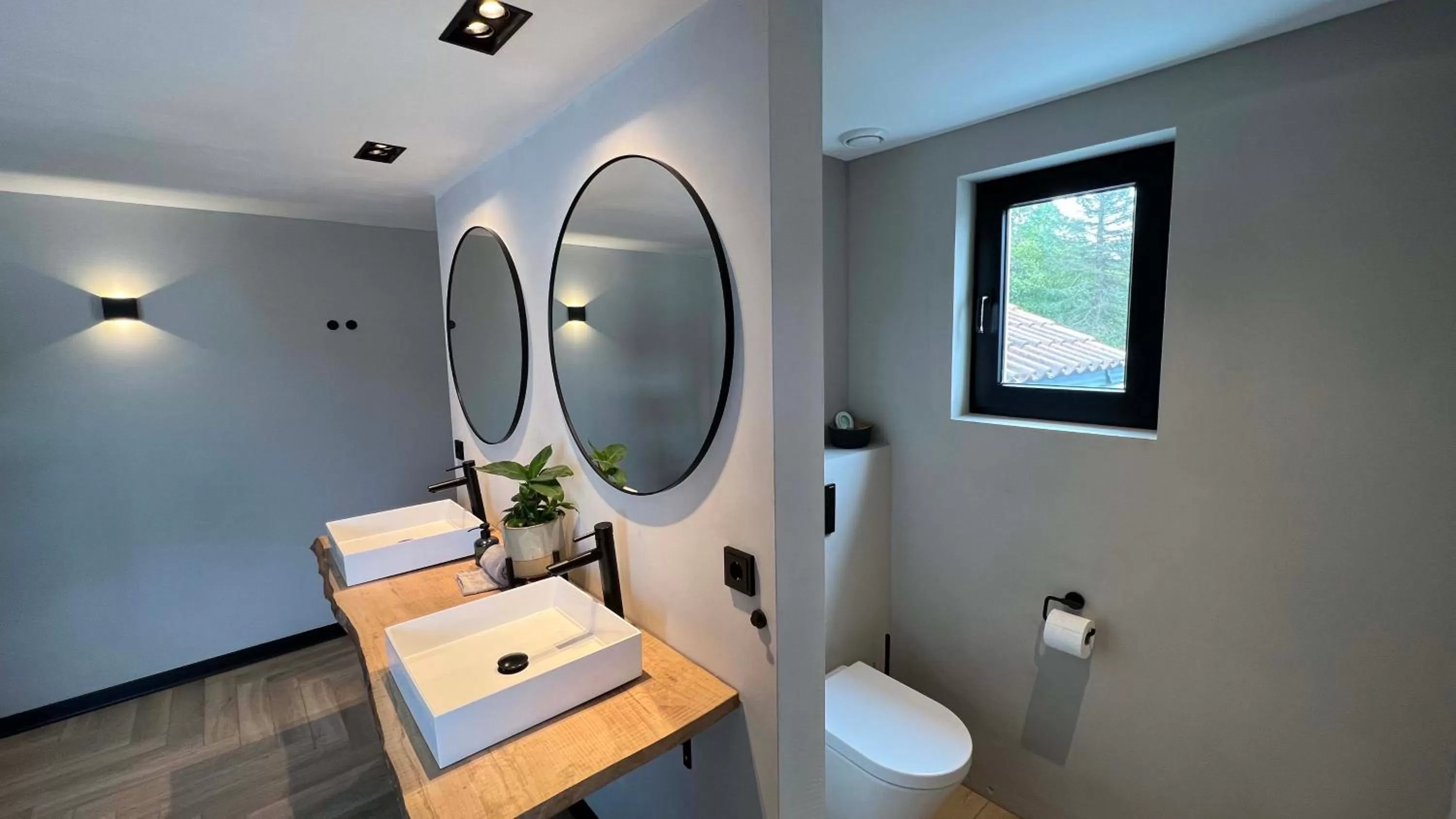 Toilet in Boutique Hotel Le Faucon