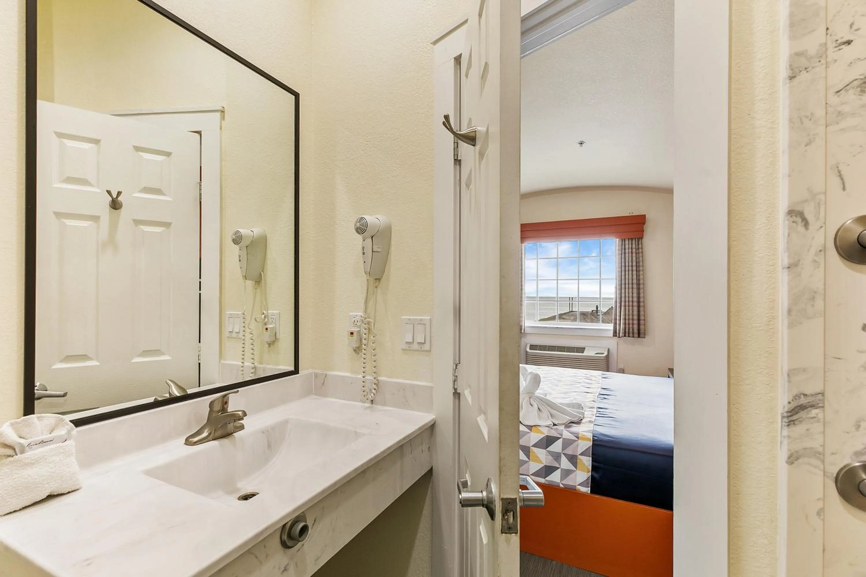 Bathroom in Lighthouse Inn