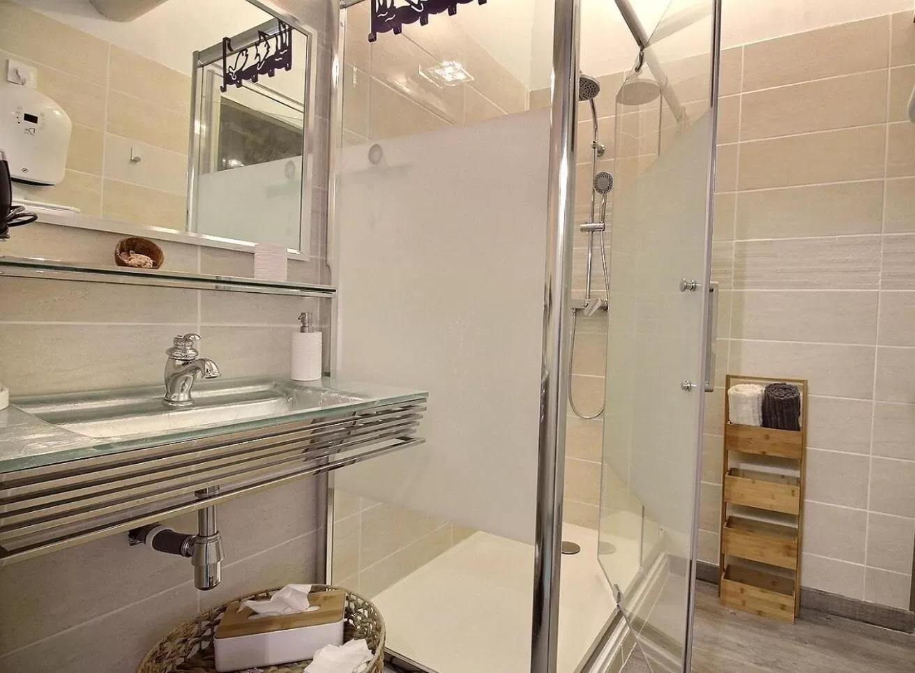 Bedroom in LE MAS COTHY en Provence