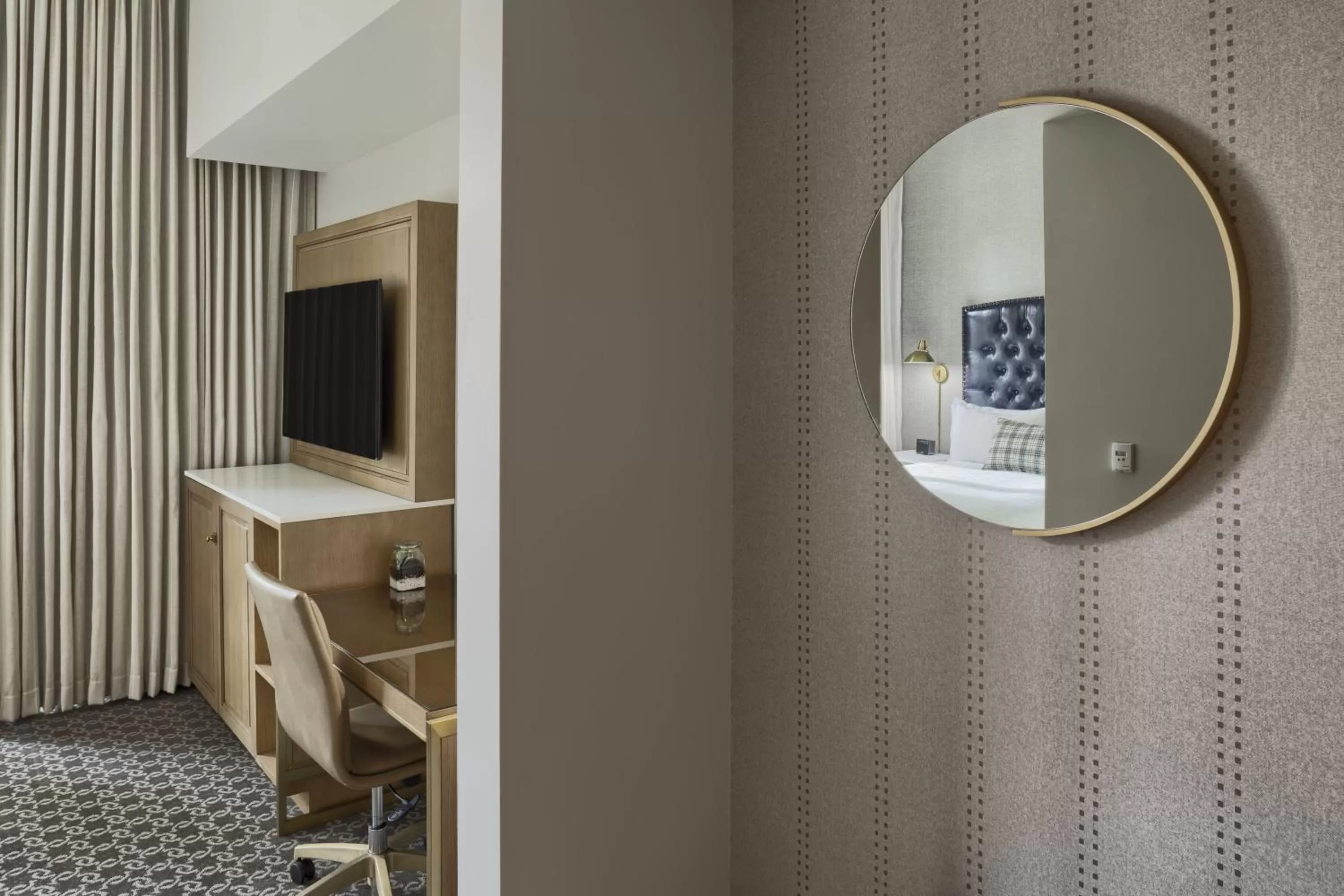 TV and multimedia in Hotel Teatro