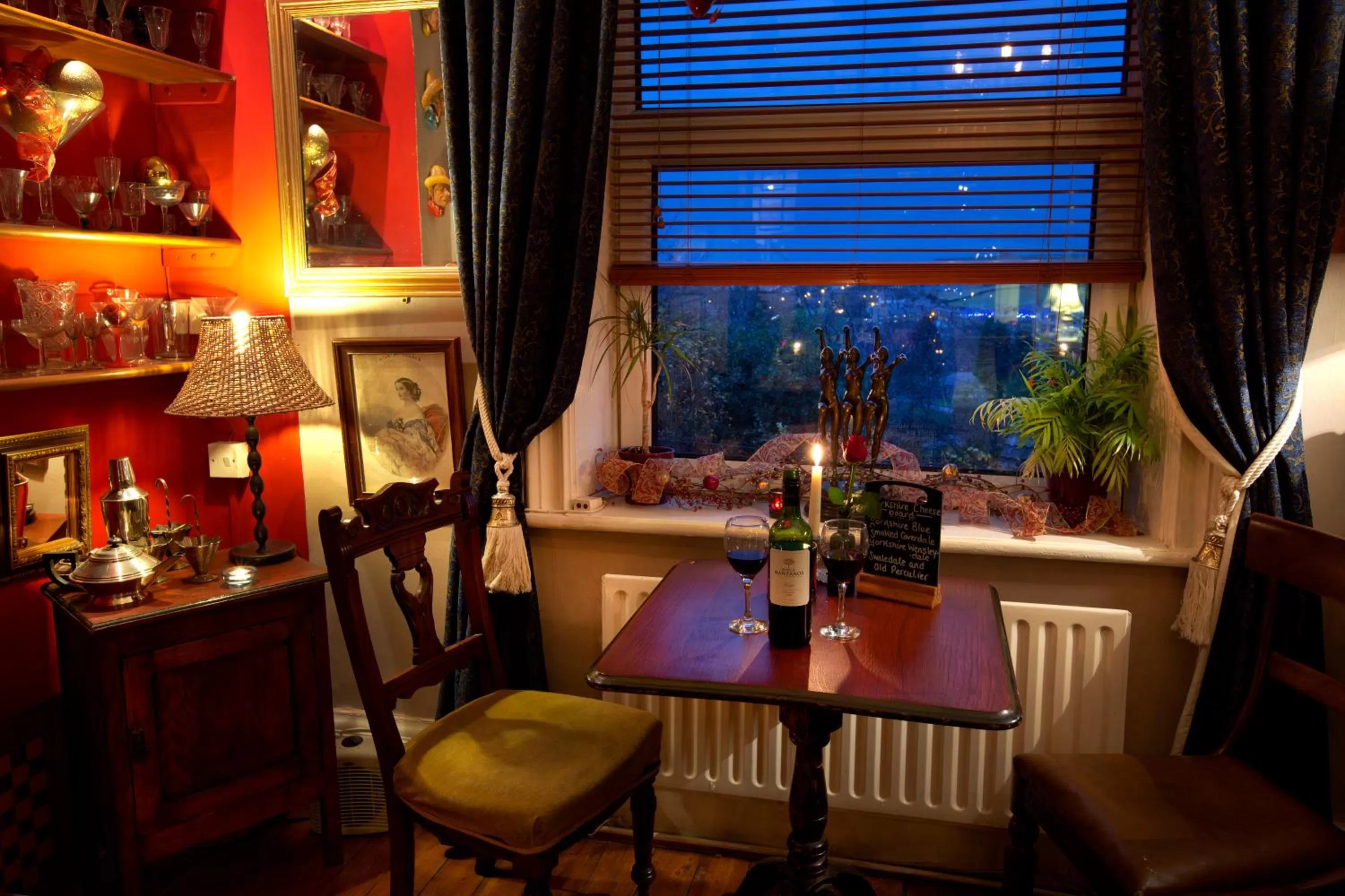 Restaurant/places to eat in The Old Registry guest house