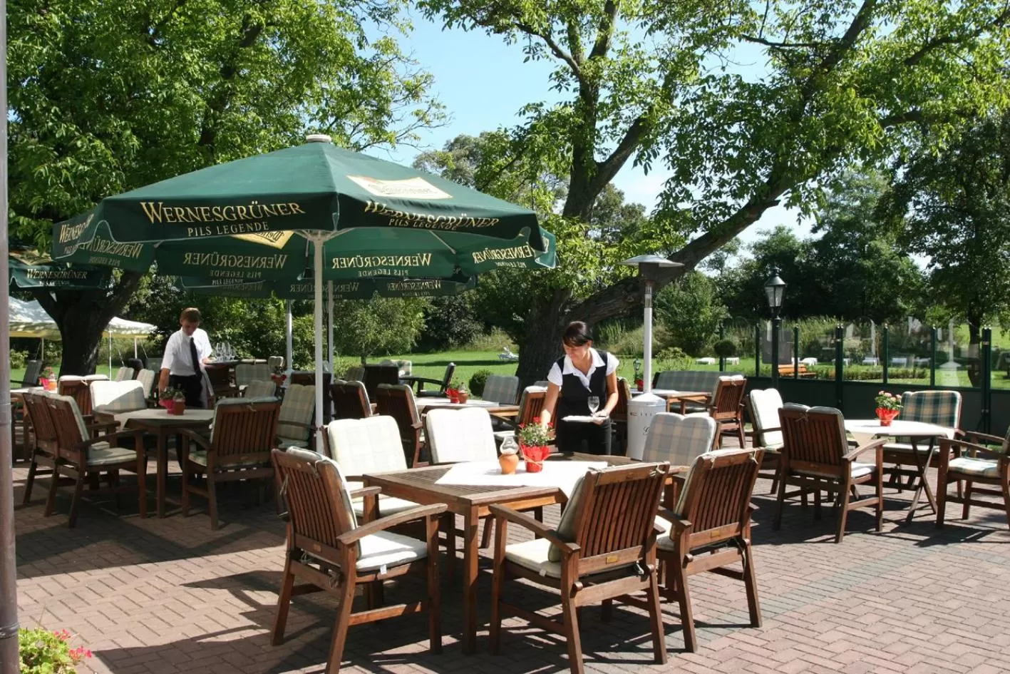 Restaurant/places to eat in Schloss Herrenstein