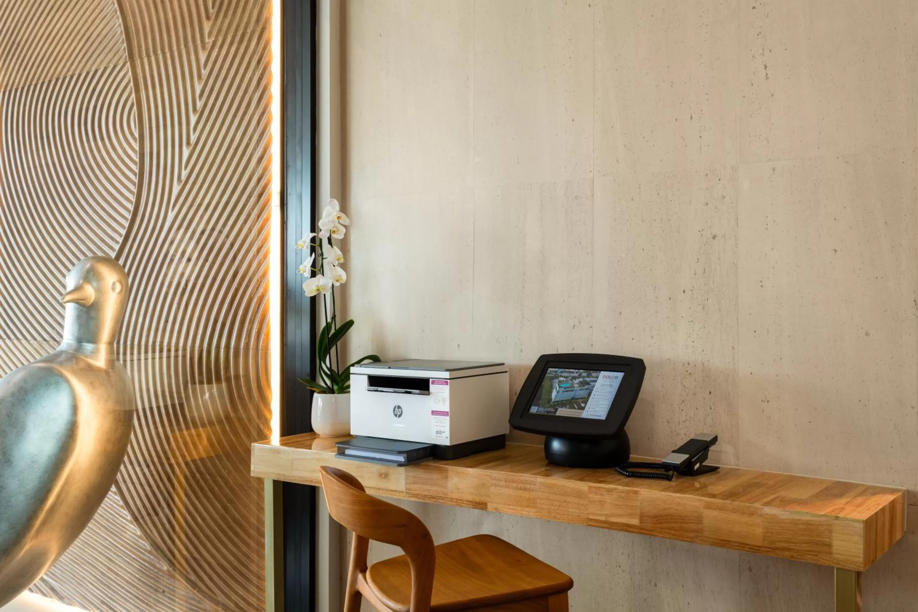 Business facilities in Dolce by Wyndham Hollywood