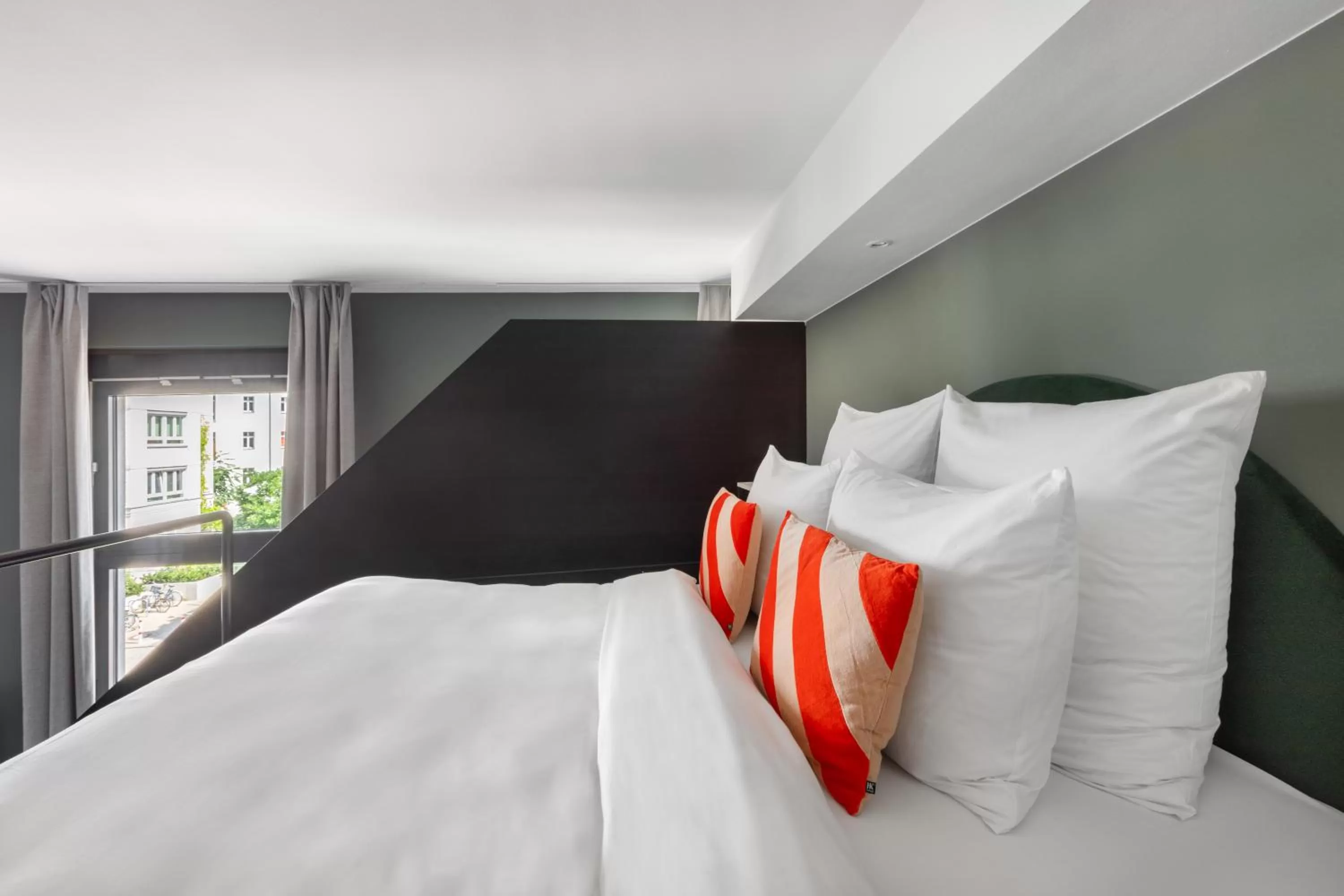 Bed in Numa Berlin Boxer