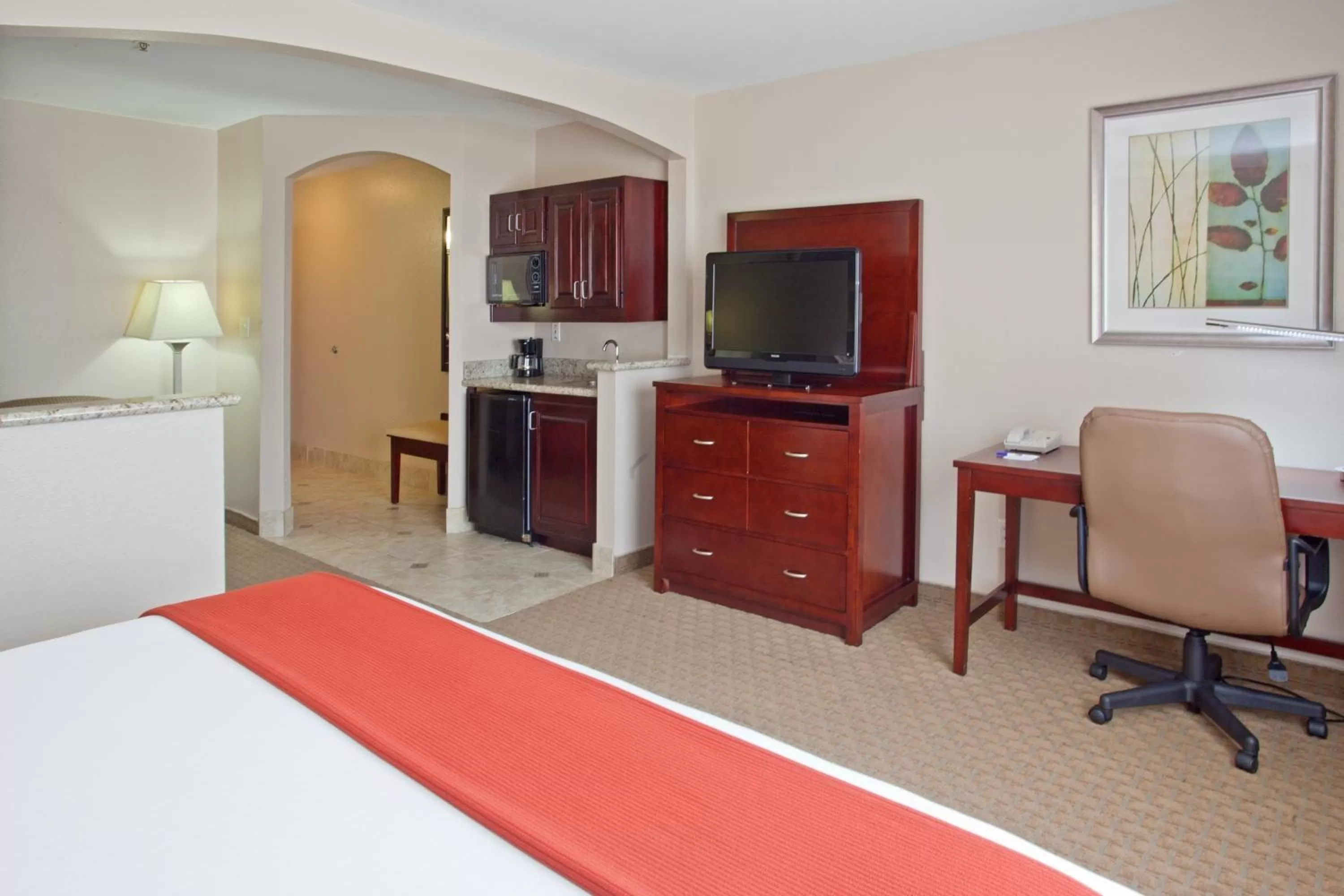 Bedroom, Bed in Holiday Inn Express & Suites College Station by IHG