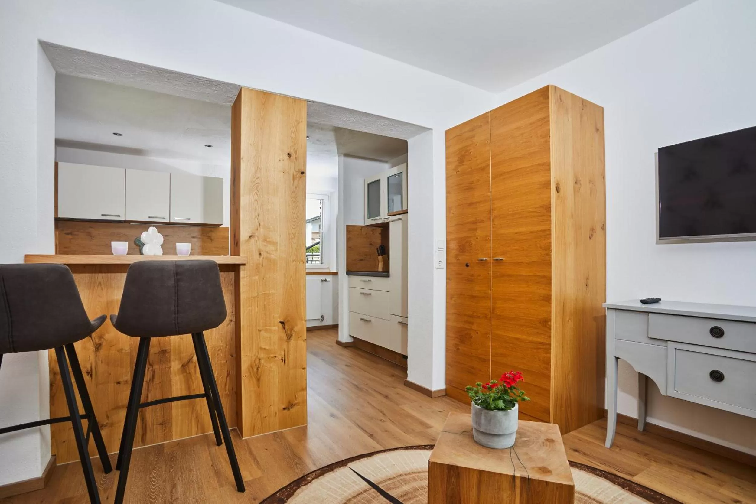 Kitchen or kitchenette, Dining Area in Home suite home