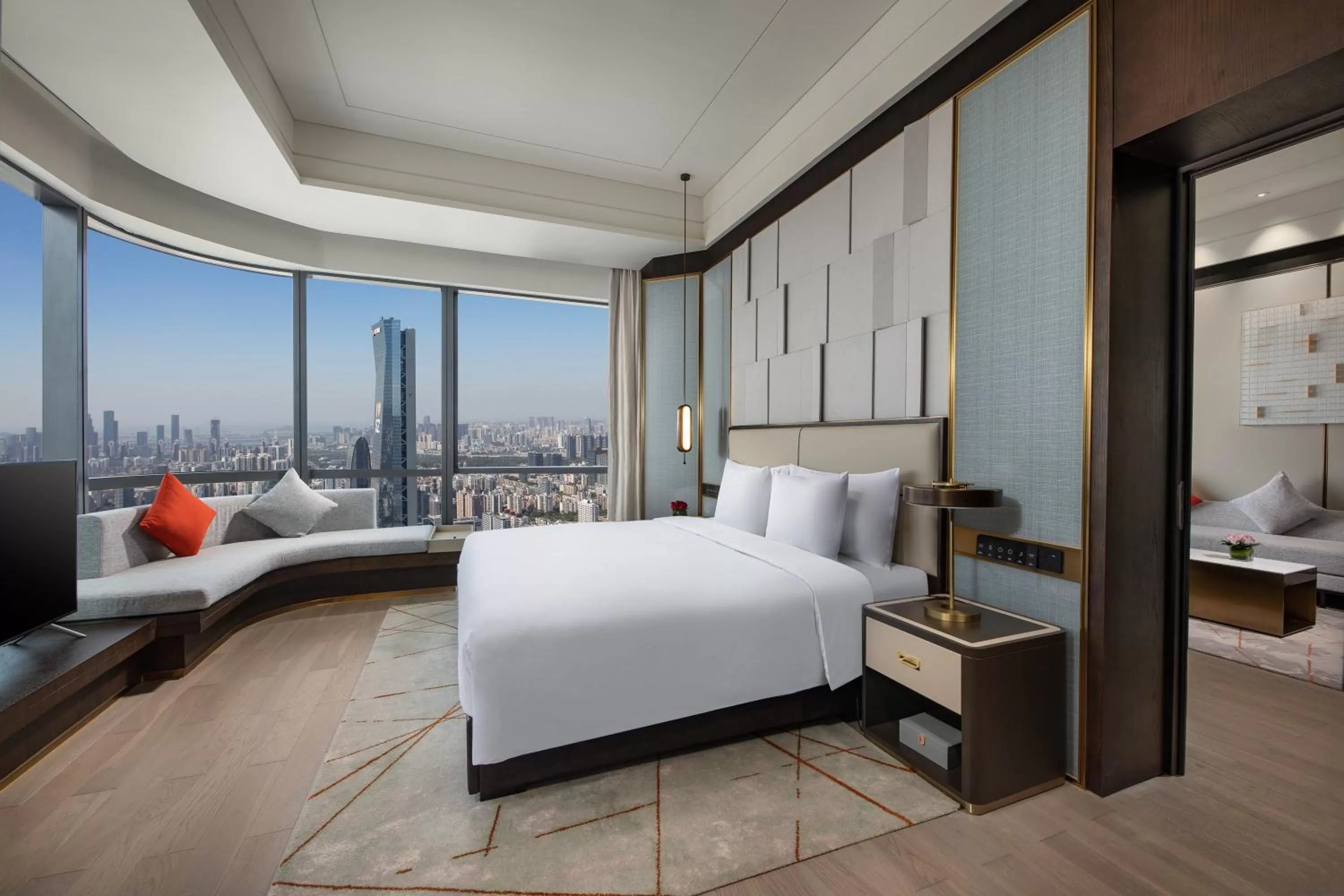 Photo of the whole room, Bed in Crowne Plaza Shenzhen Nanshan by IHG