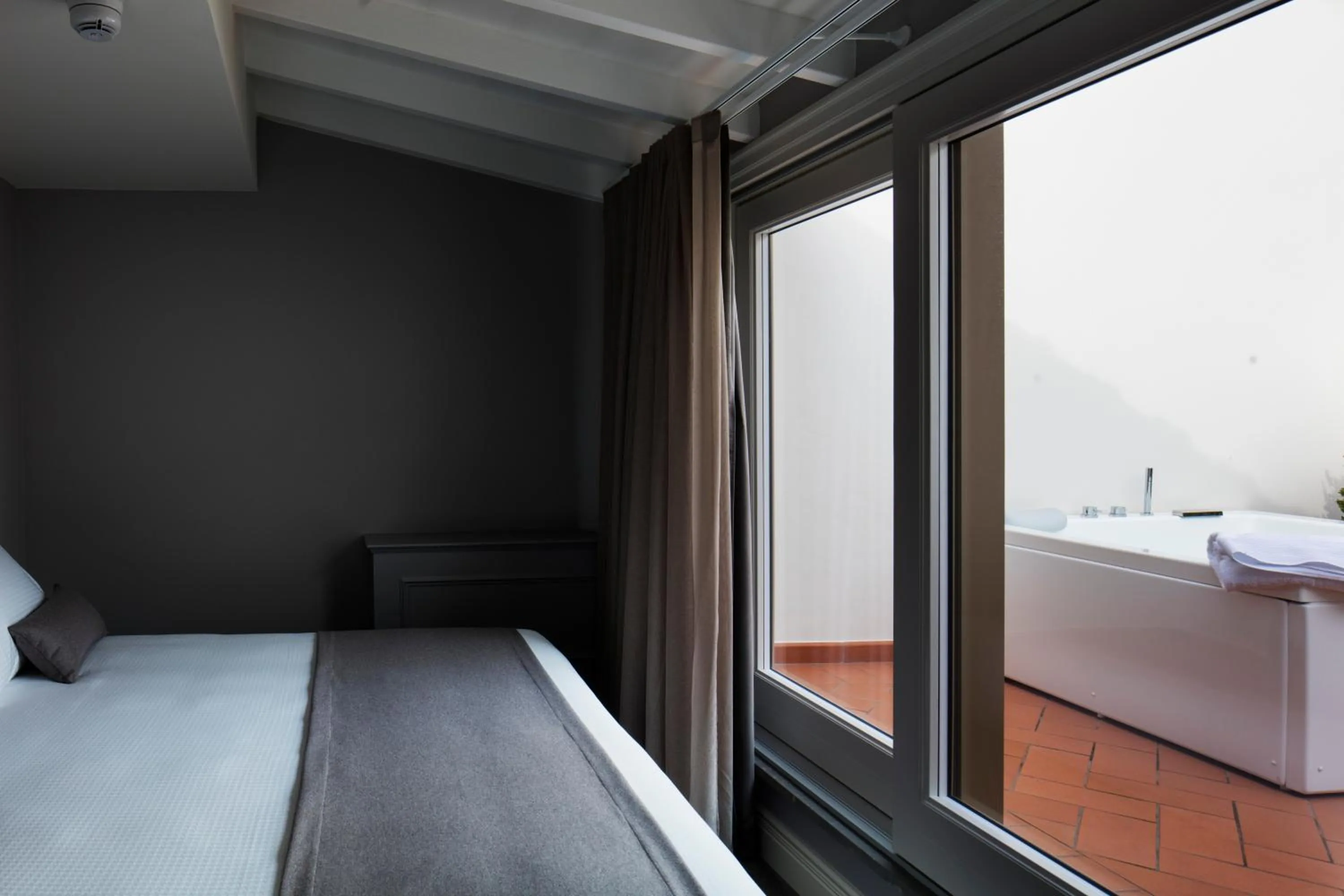 Photo of the whole room, Bed in The Frame Hotel