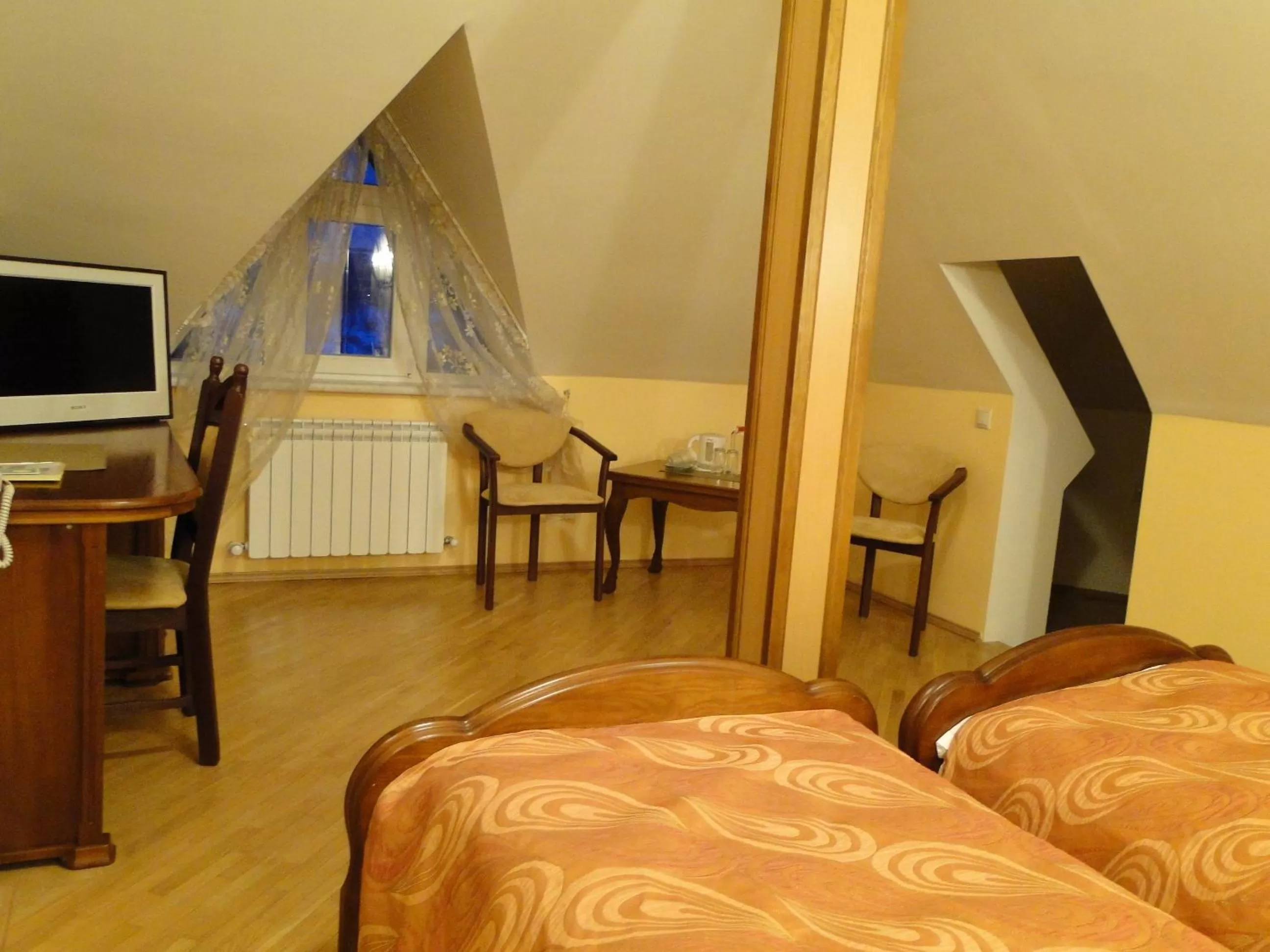 Decorative detail, Bed in Red Stone