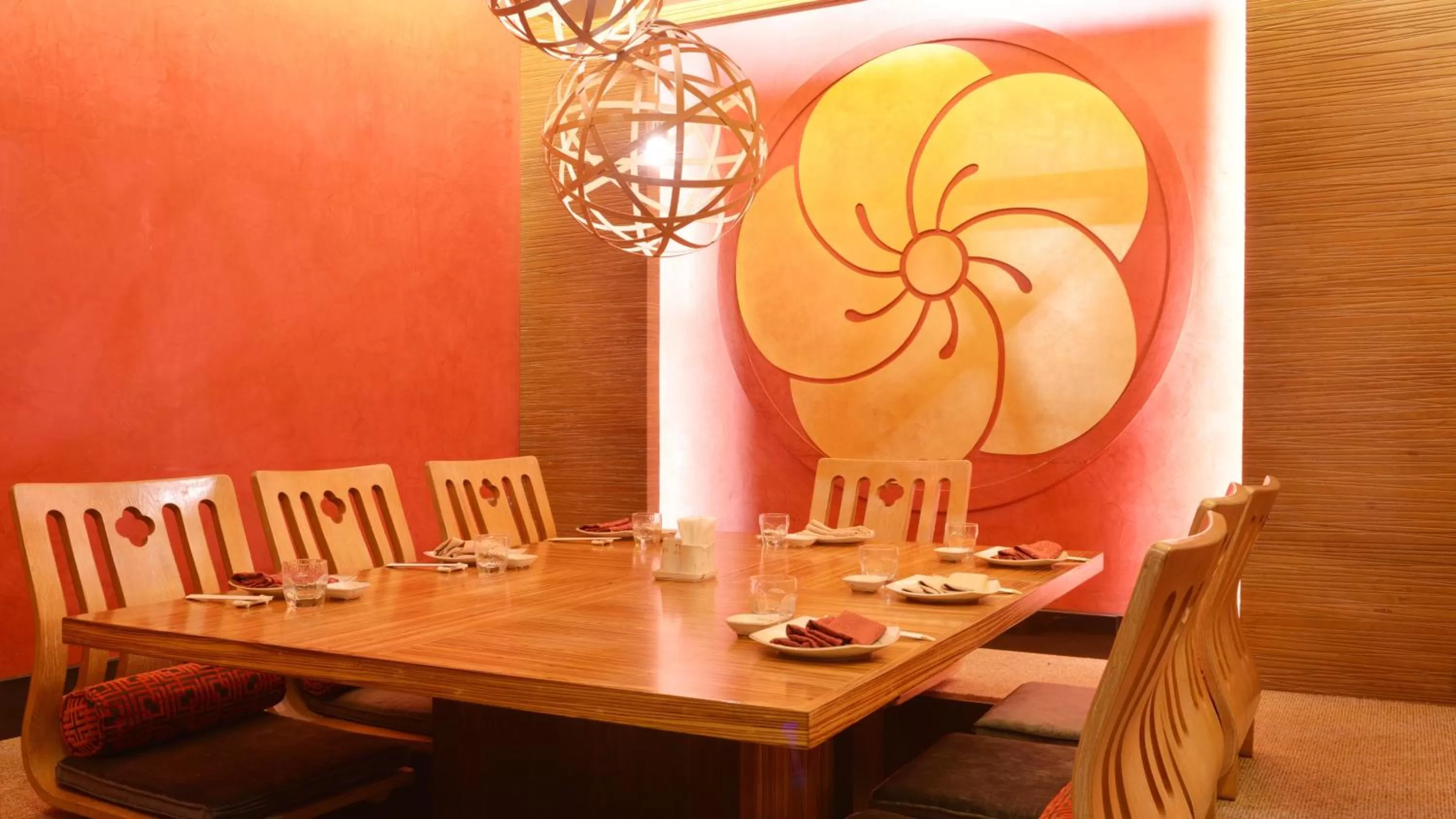 Restaurant/places to eat in Holiday Inn Kuwait Al Thuraya City by IHG