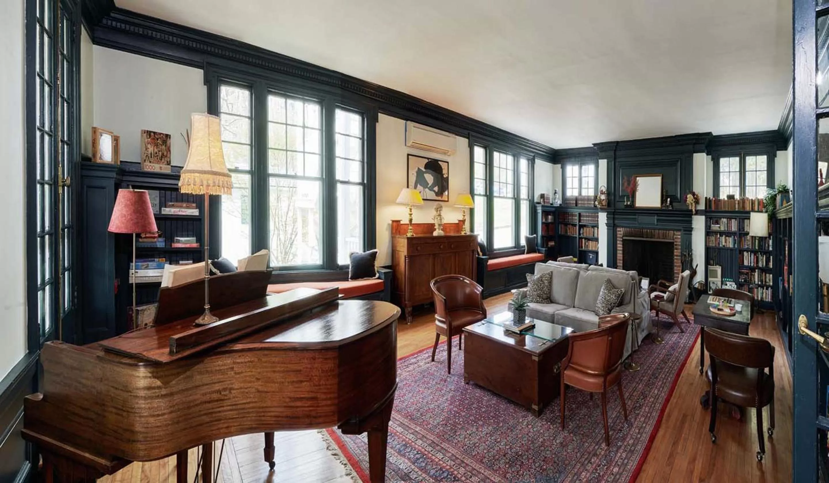 Lounge or bar in The Dewey by The Lenox Collection