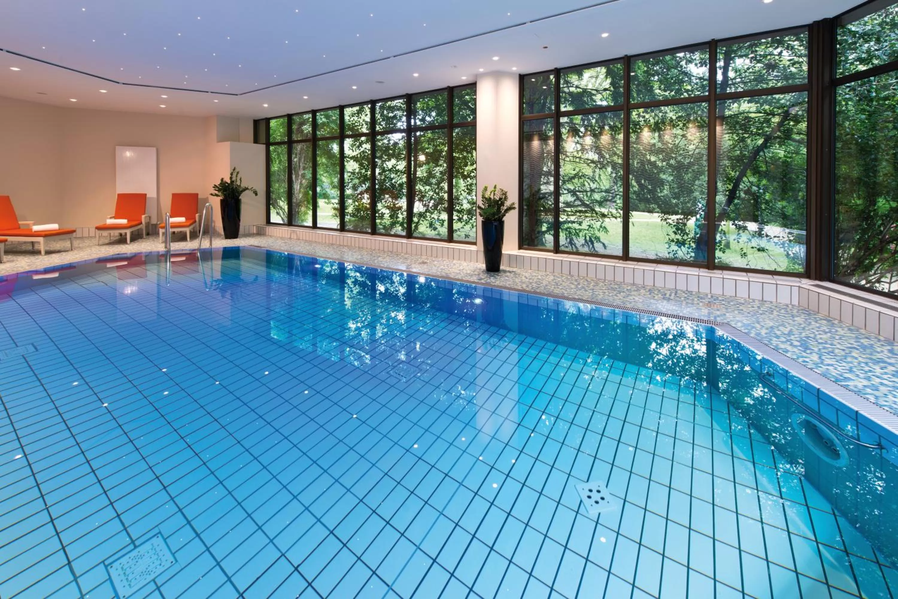 Swimming pool in Maritim Hotel Bad Homburg