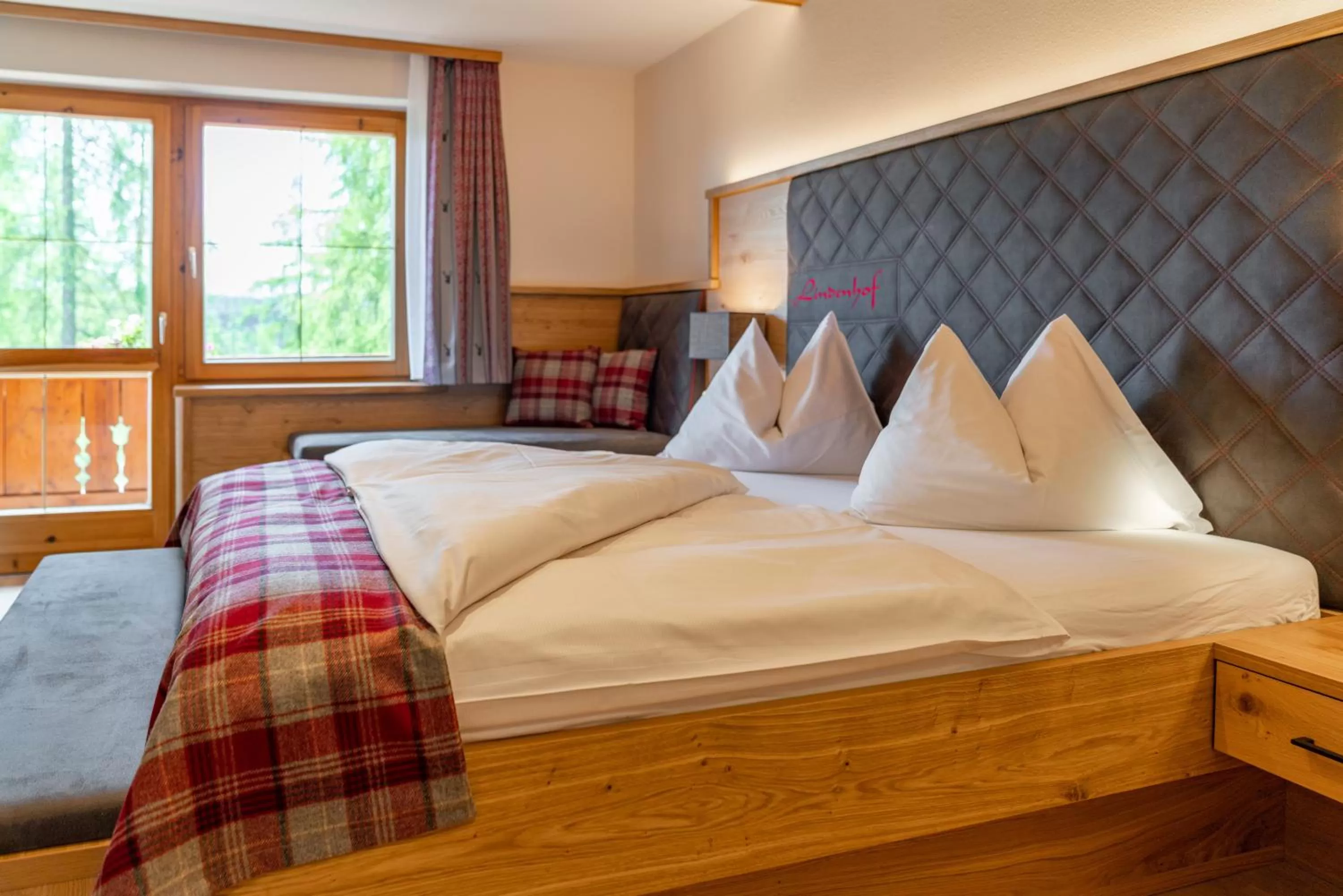 Bed in Hotel Lindenhof