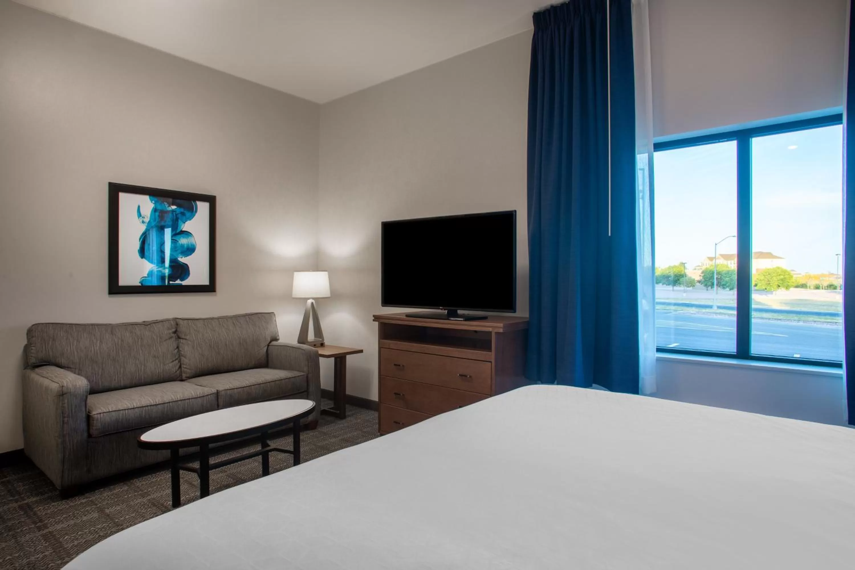 Photo of the whole room, Bed in Staybridge Suites - Sioux Falls Southwest by IHG