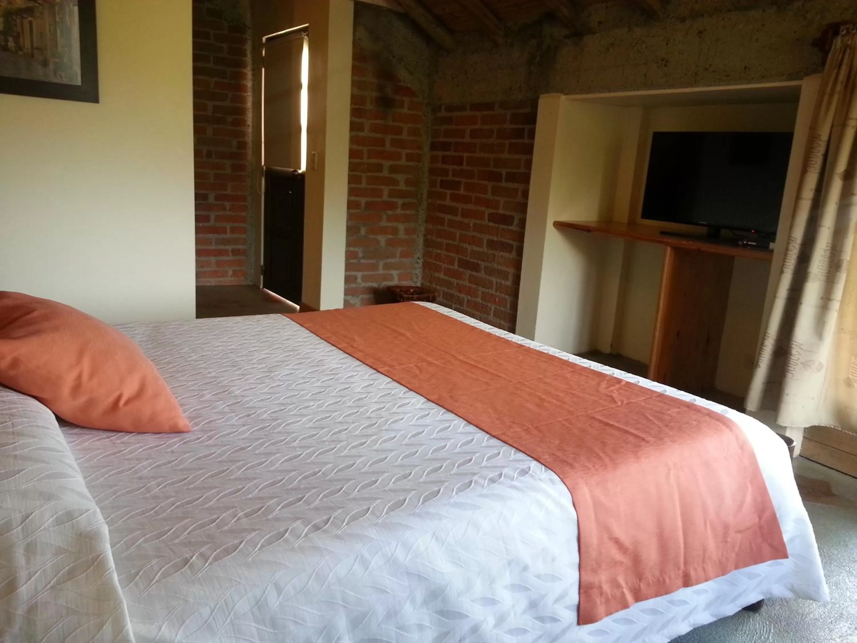 Bed in Matisses Hotel & Spa