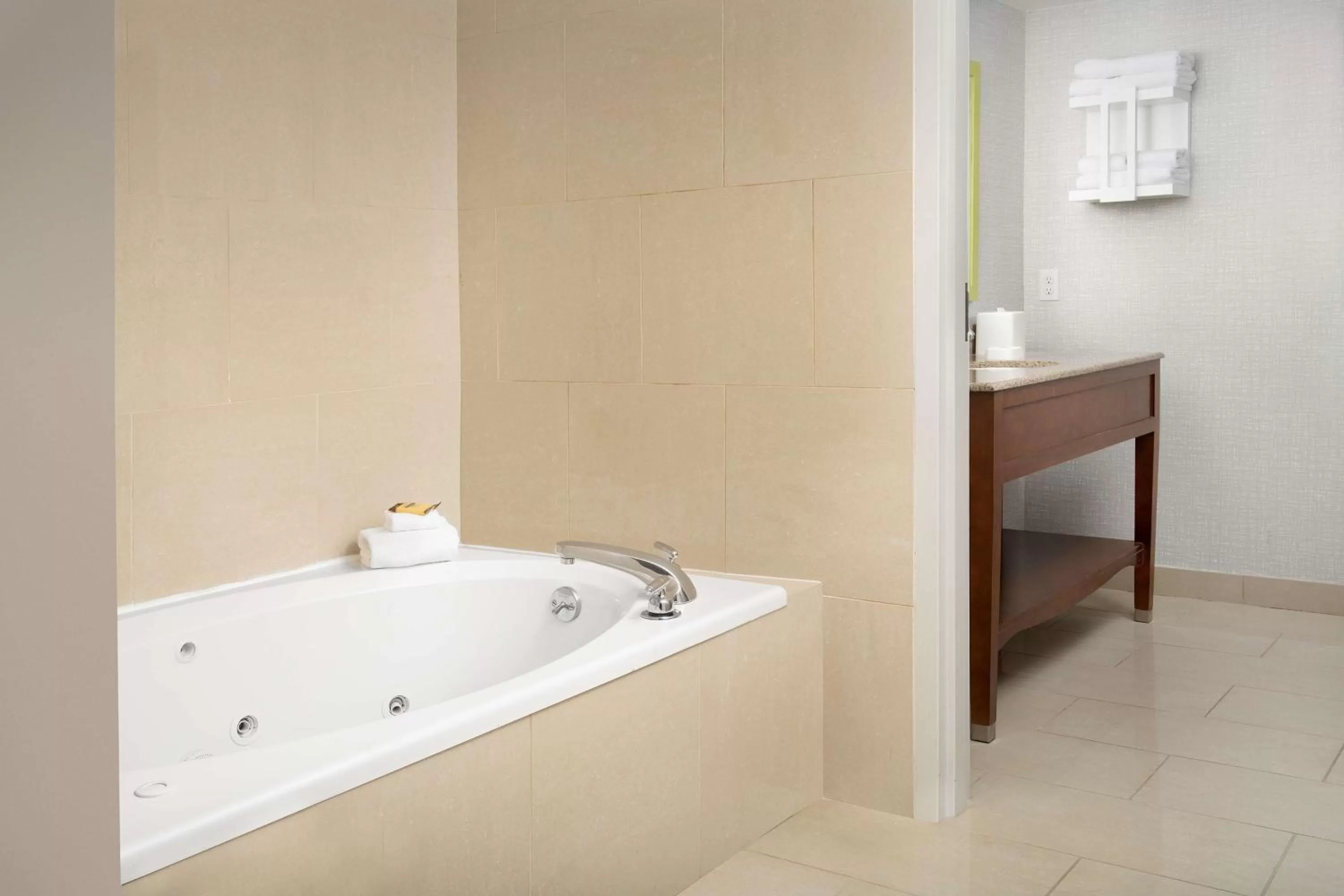 Bathroom in Hampton Inn College Park