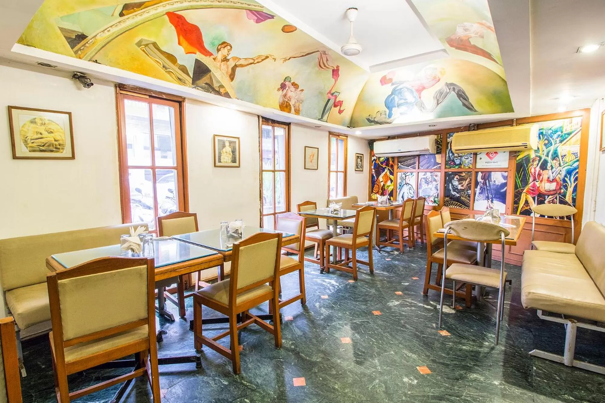 Restaurant/places to eat in FabHotel Kalyan - Nr Dairy Dan Circle