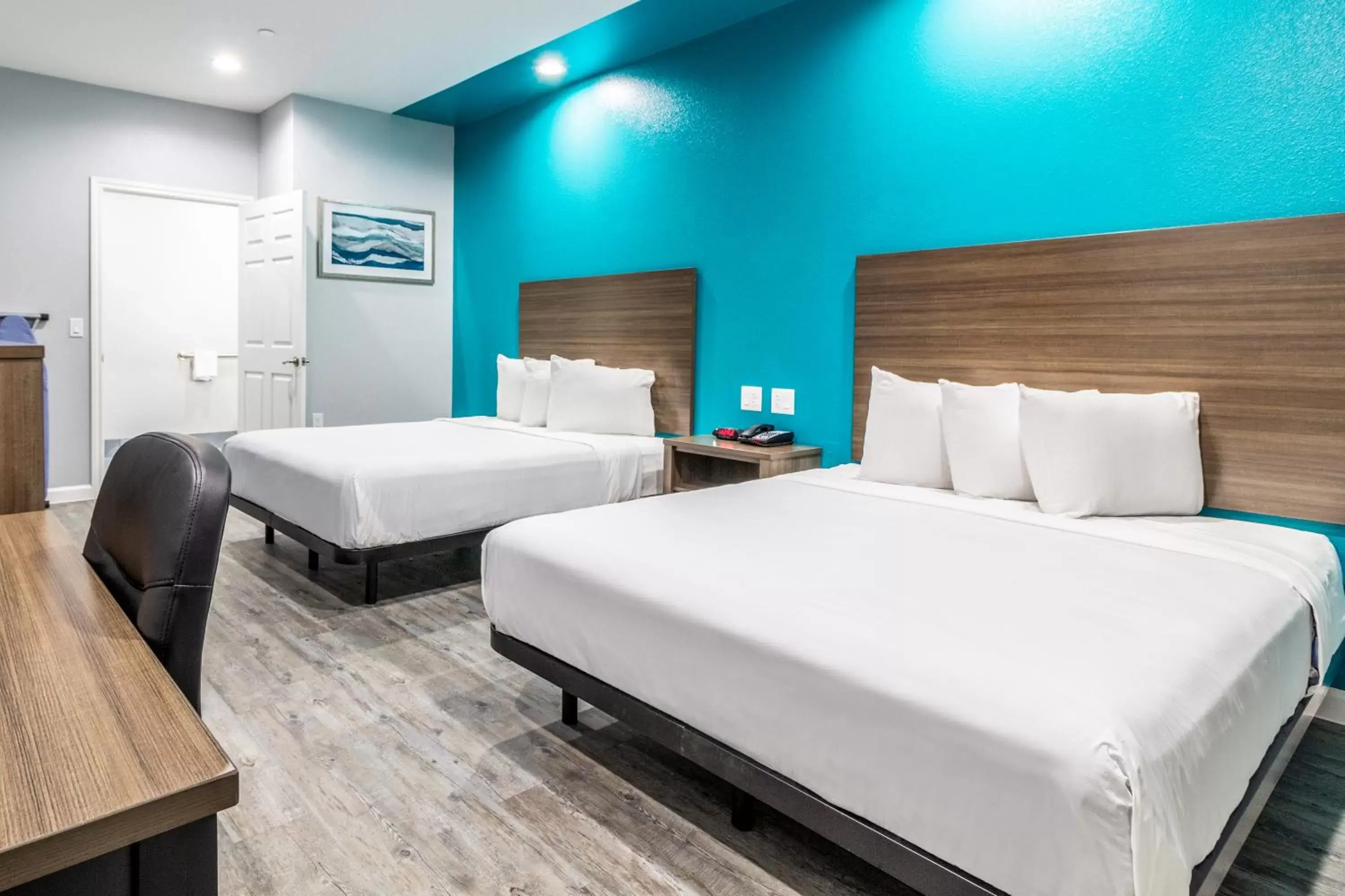 2 Queen Beds Accessible Non Smoking in Americas Best Value Inn & Suites Kingwood IAH Airport 2 Queen Beds Accessible Non Smoking in Americas Best Value Inn & Suites Kingwood IAH Airport