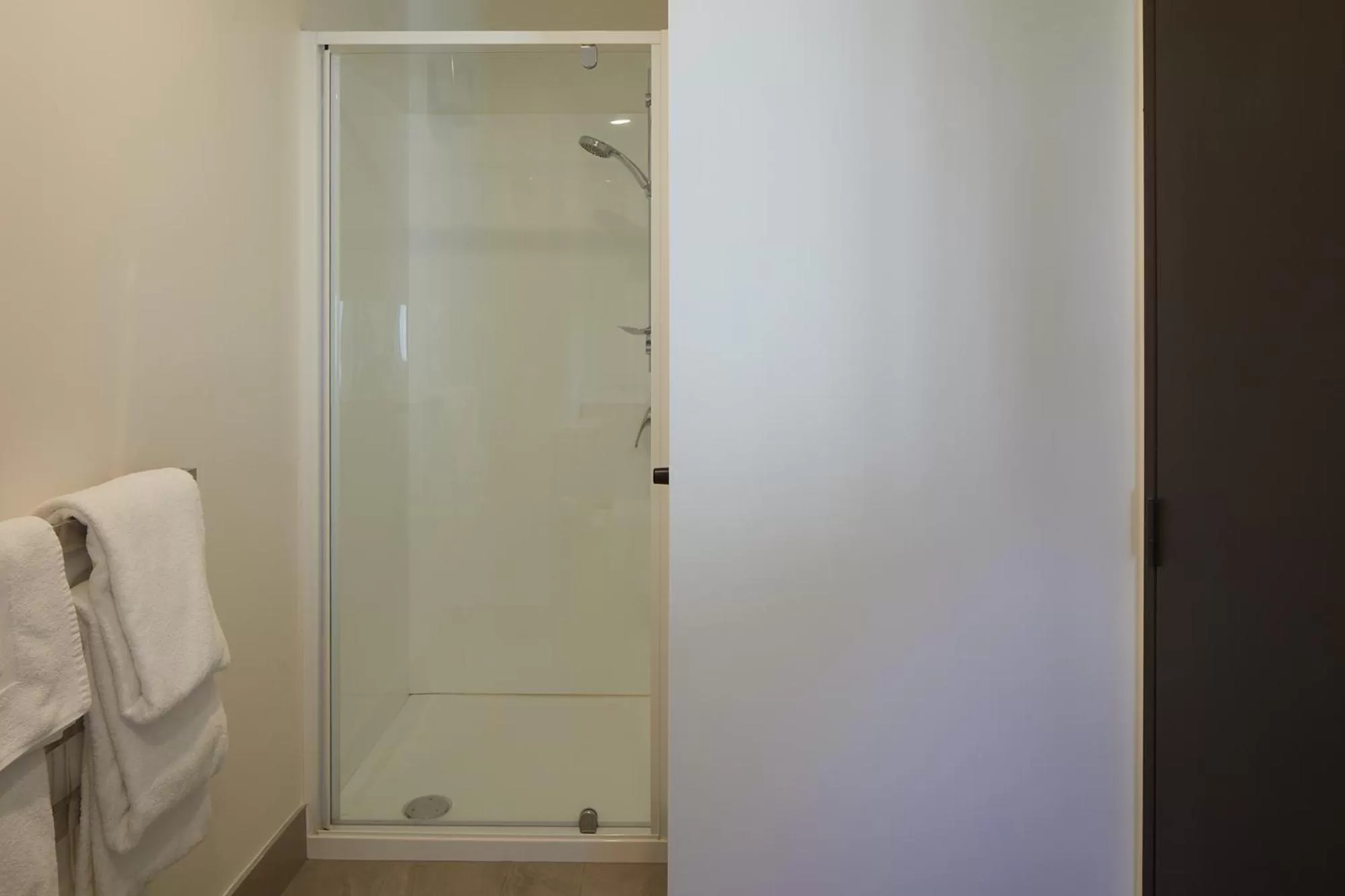 Shower in Pavilions Hotel