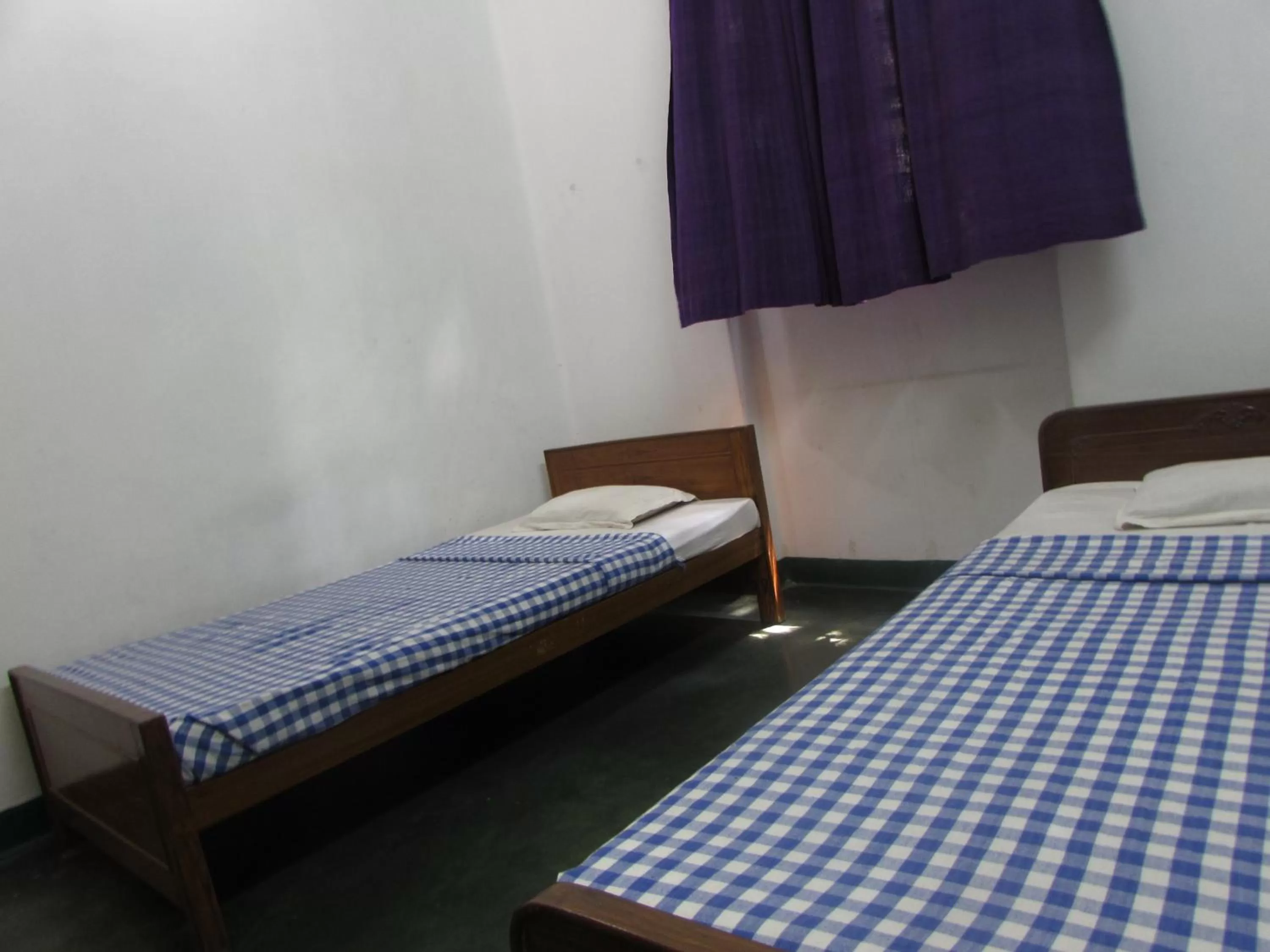 Bed in YWCA GALLWAY GUEST HOUSE