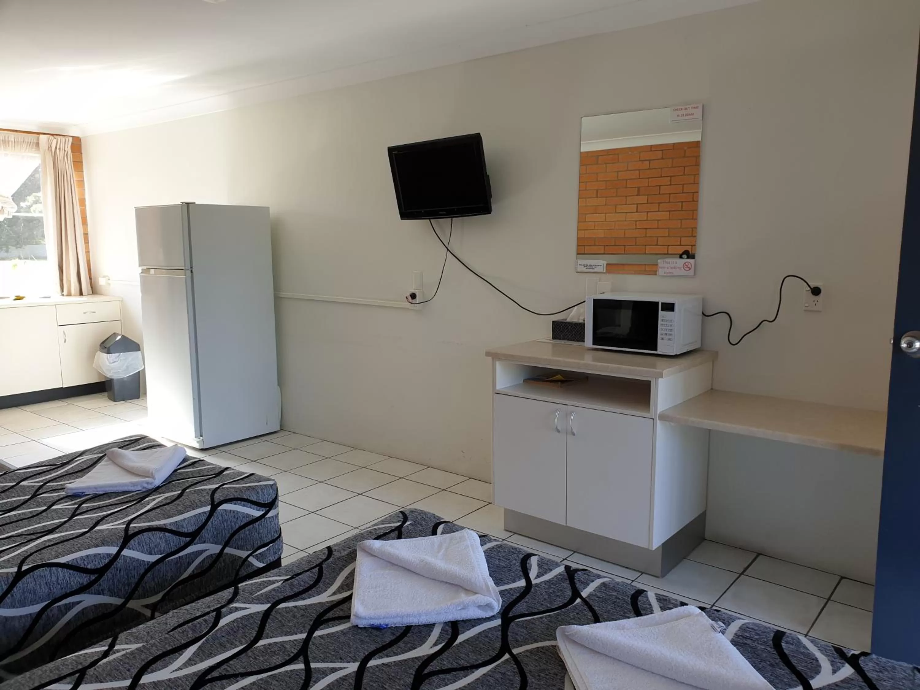 Bed in Park Drive Motel