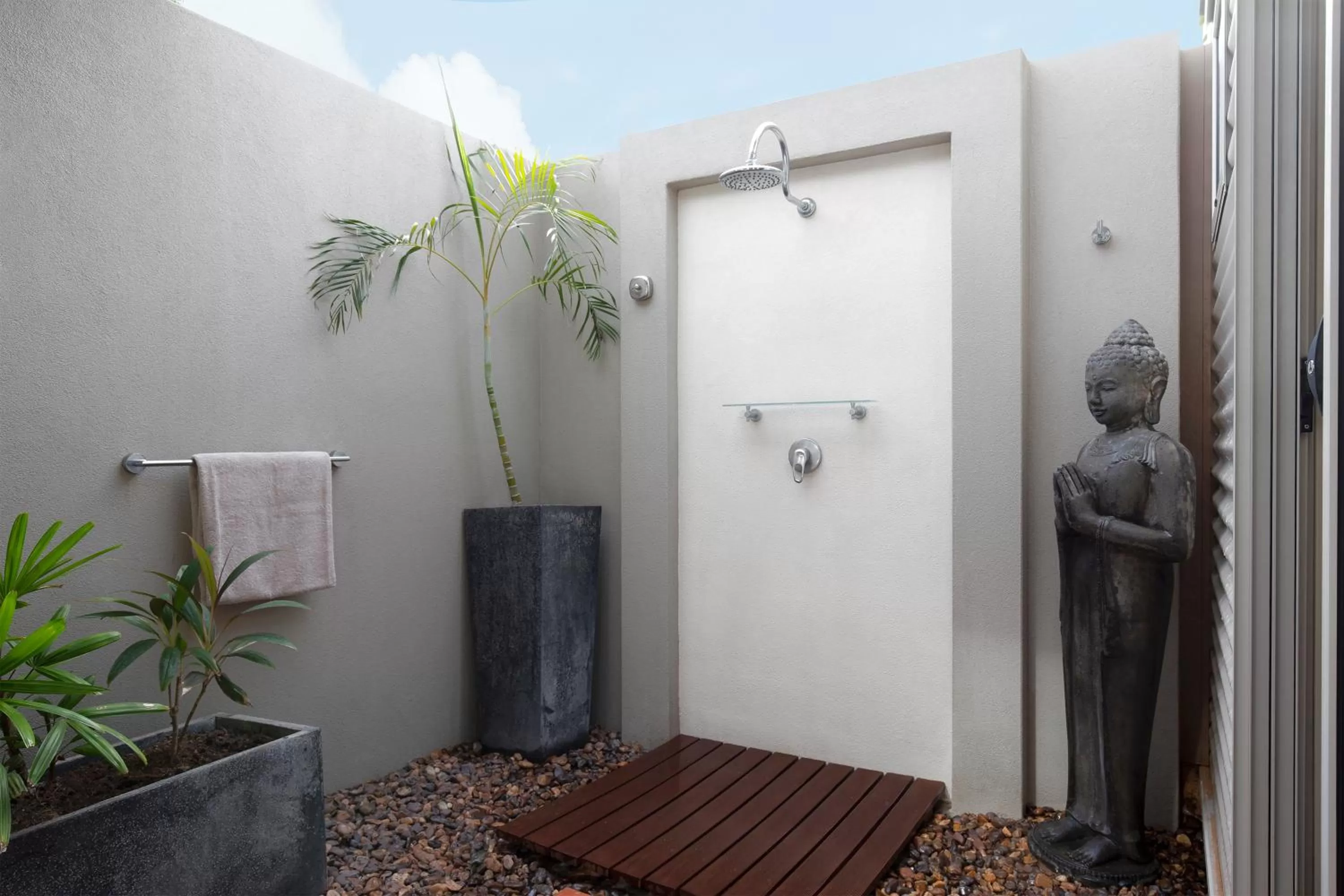 Bathroom in Mantra Frangipani Broome