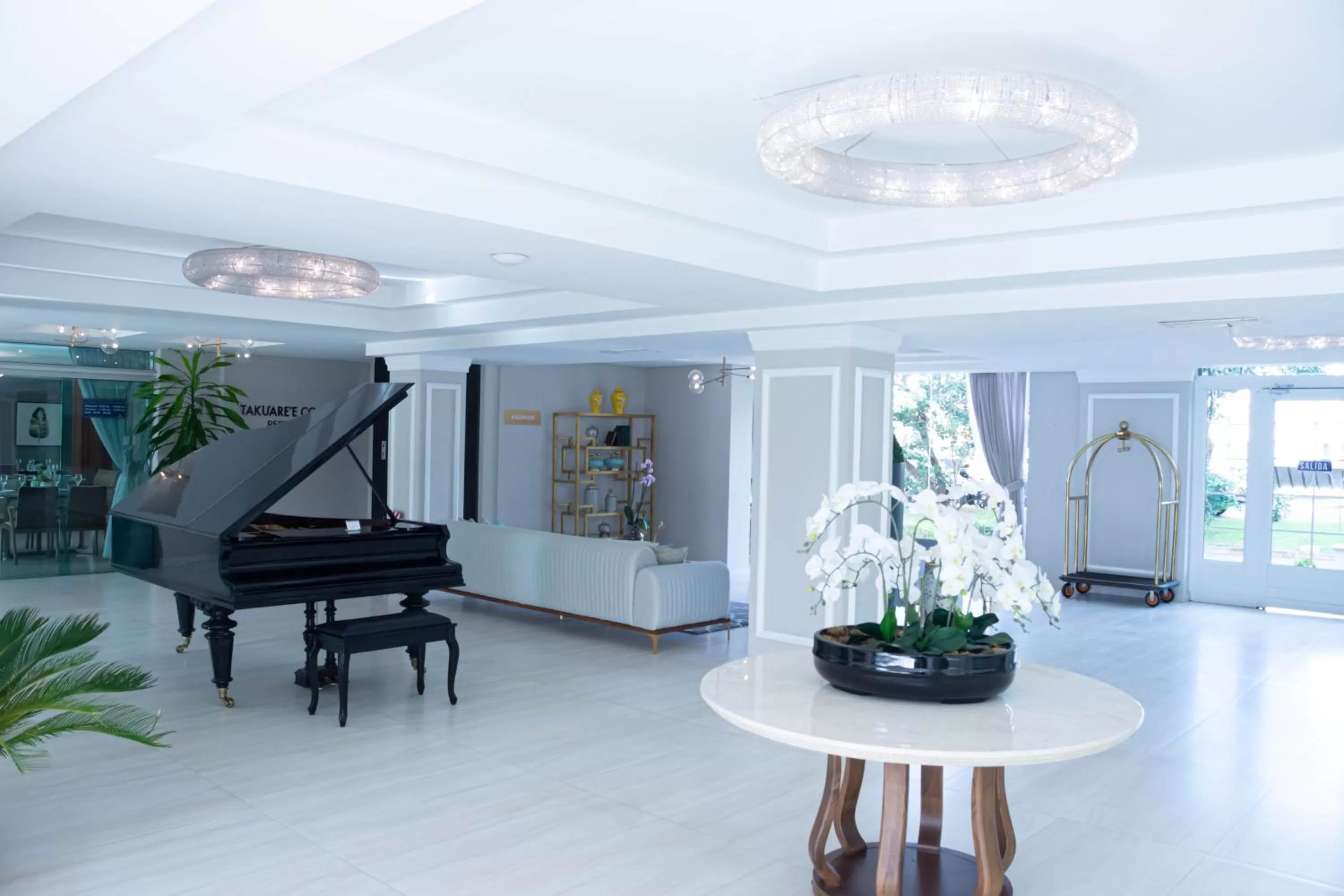 Lobby or reception in Bisinii Boutique Hotel