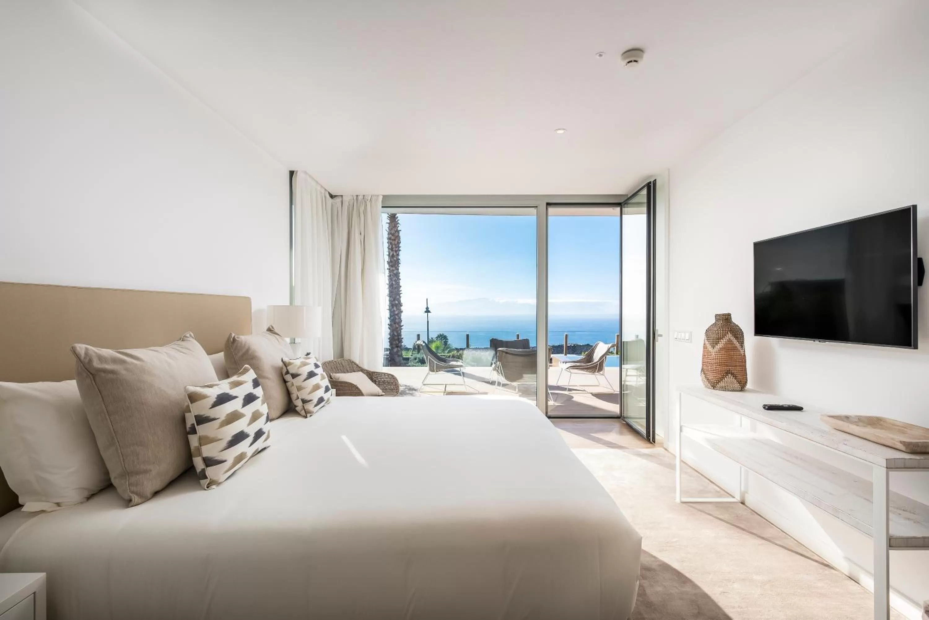 Bed in Los Jardines de Abama Suites & Villas