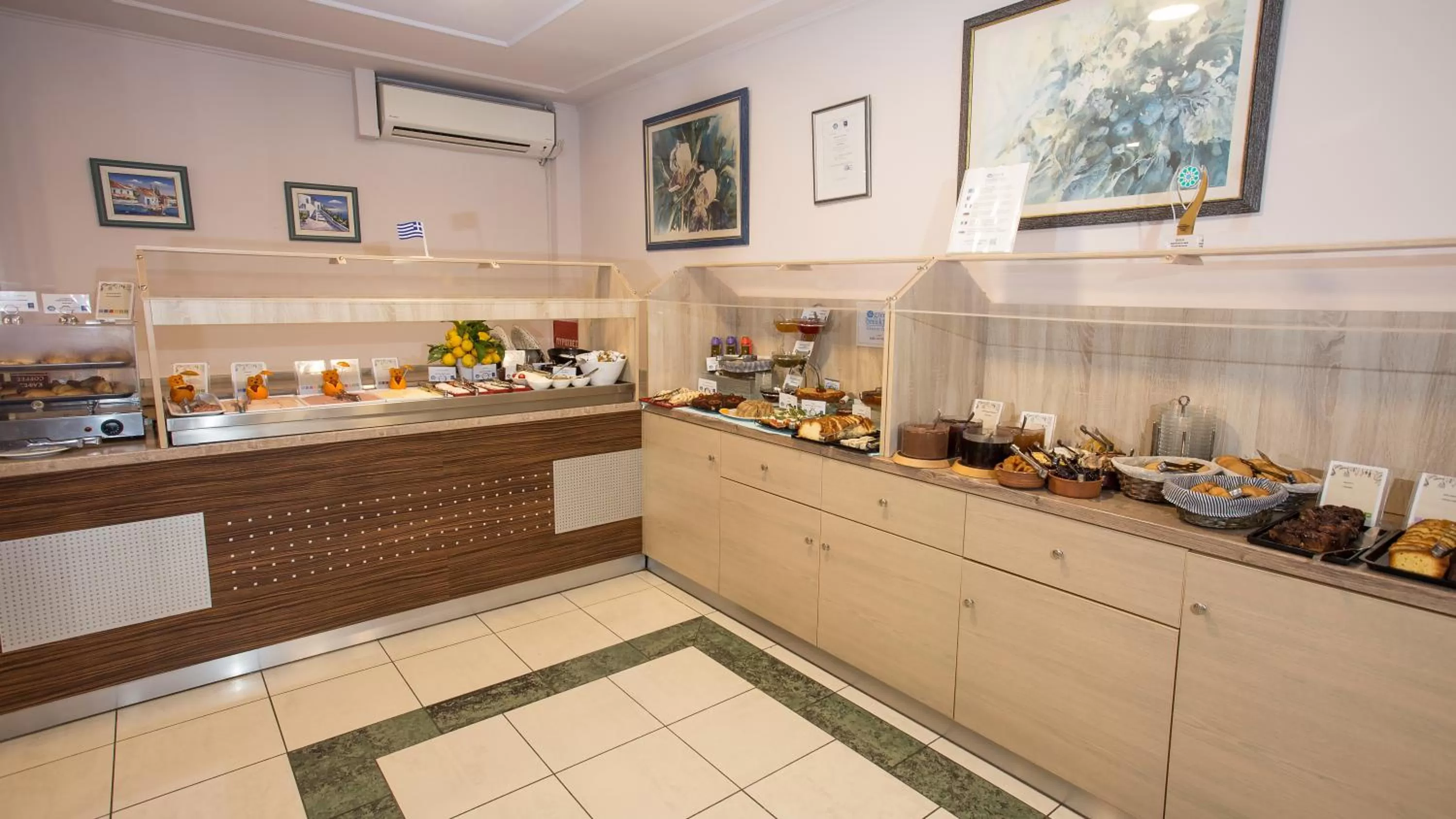 Food and drinks in Kosta Palace