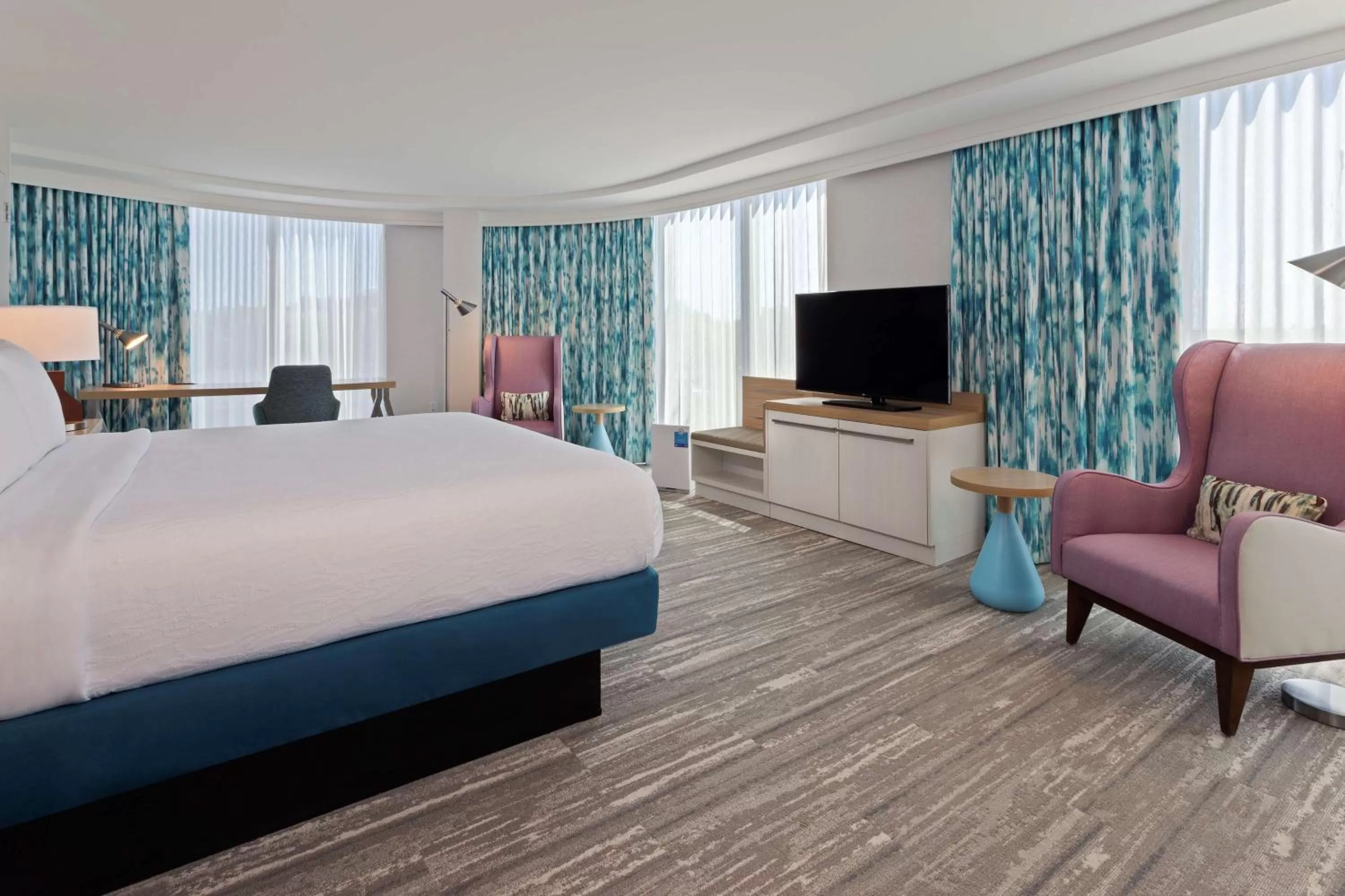 Bed in Hilton Garden Inn Boston Brookline, Ma